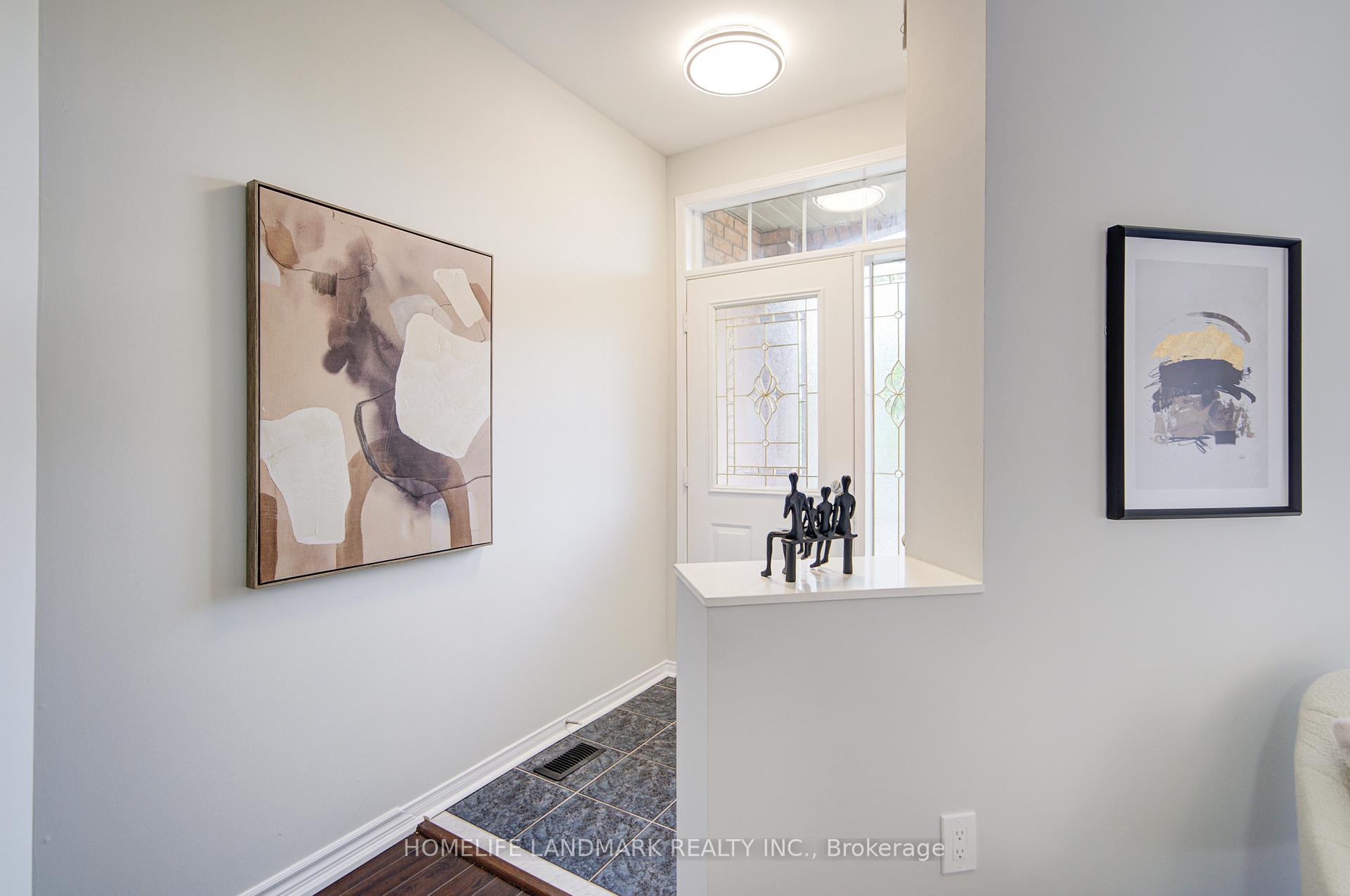 Photo 2 of 27 Bur Oak Avenue, Markham, Berczy — HOMEH