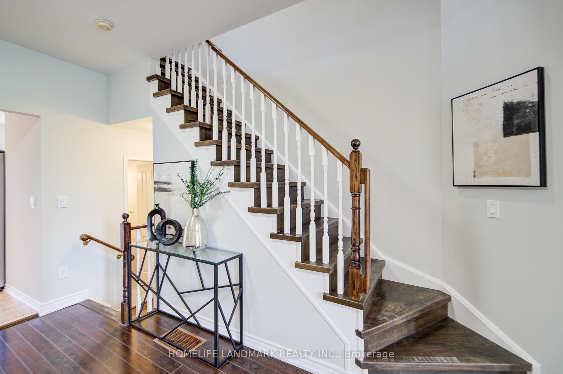 Photo 11 of 27 Bur Oak Avenue, Markham, Berczy — HOMEH