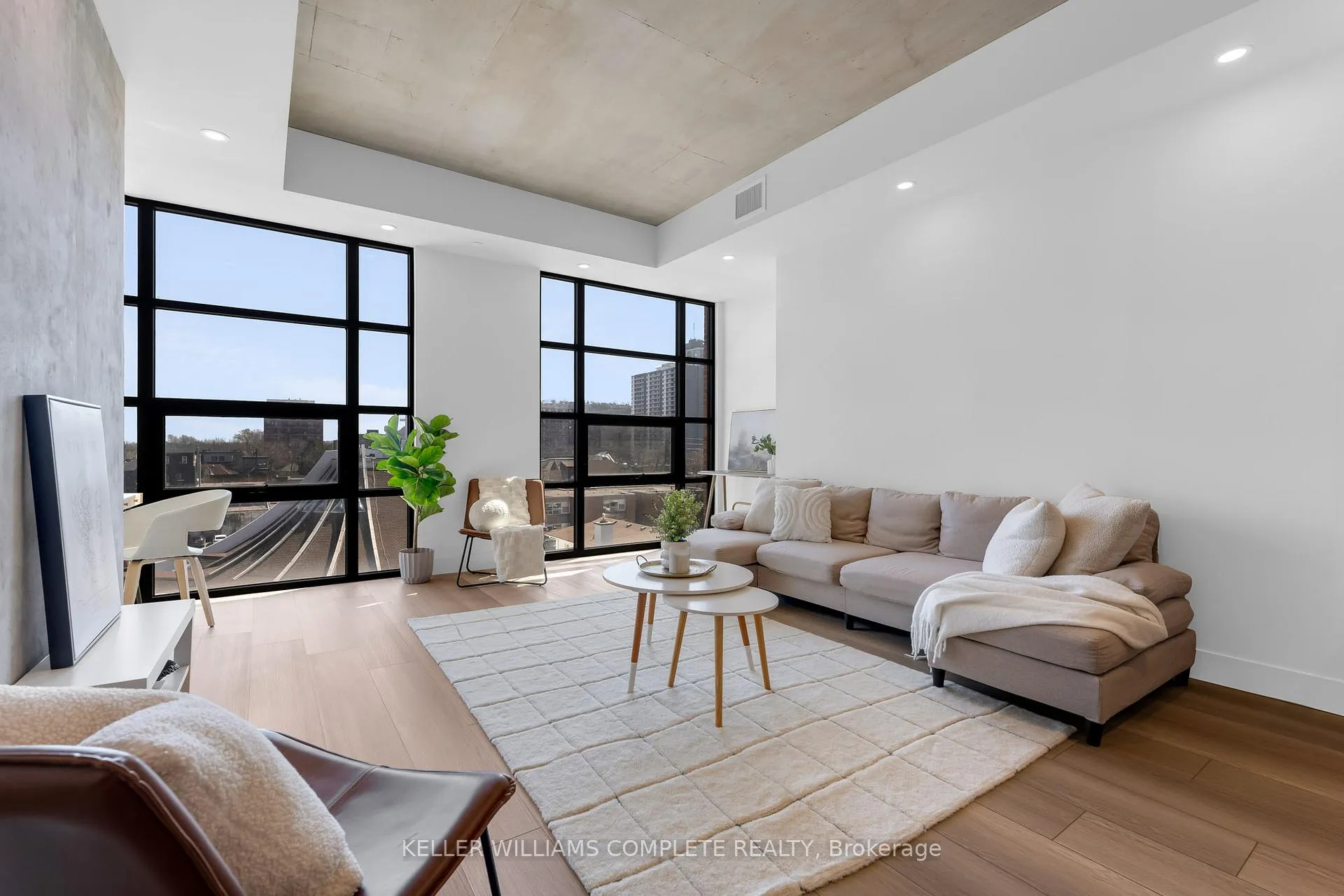 Photo 2 of Unit 406, 24 Augusta Street, Hamilton, Corktown — HOMEH