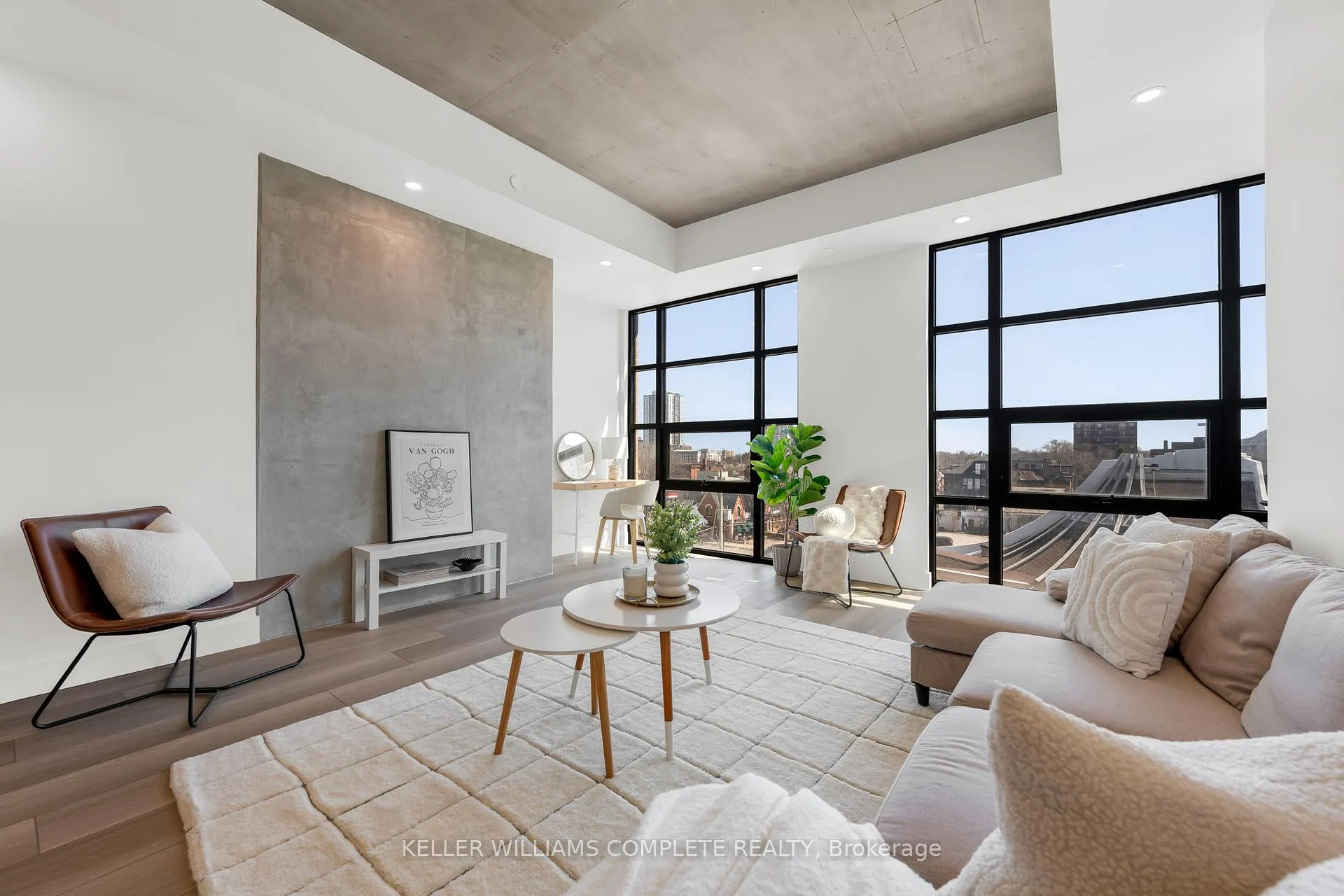 Photo 5 of Unit 406, 24 Augusta Street, Hamilton, Corktown — HOMEH
