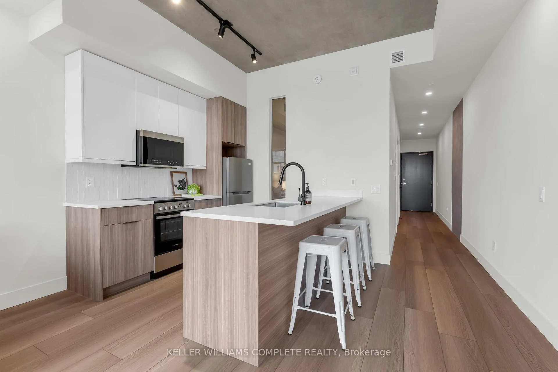 Photo 6 of Unit 406, 24 Augusta Street, Hamilton, Corktown — HOMEH