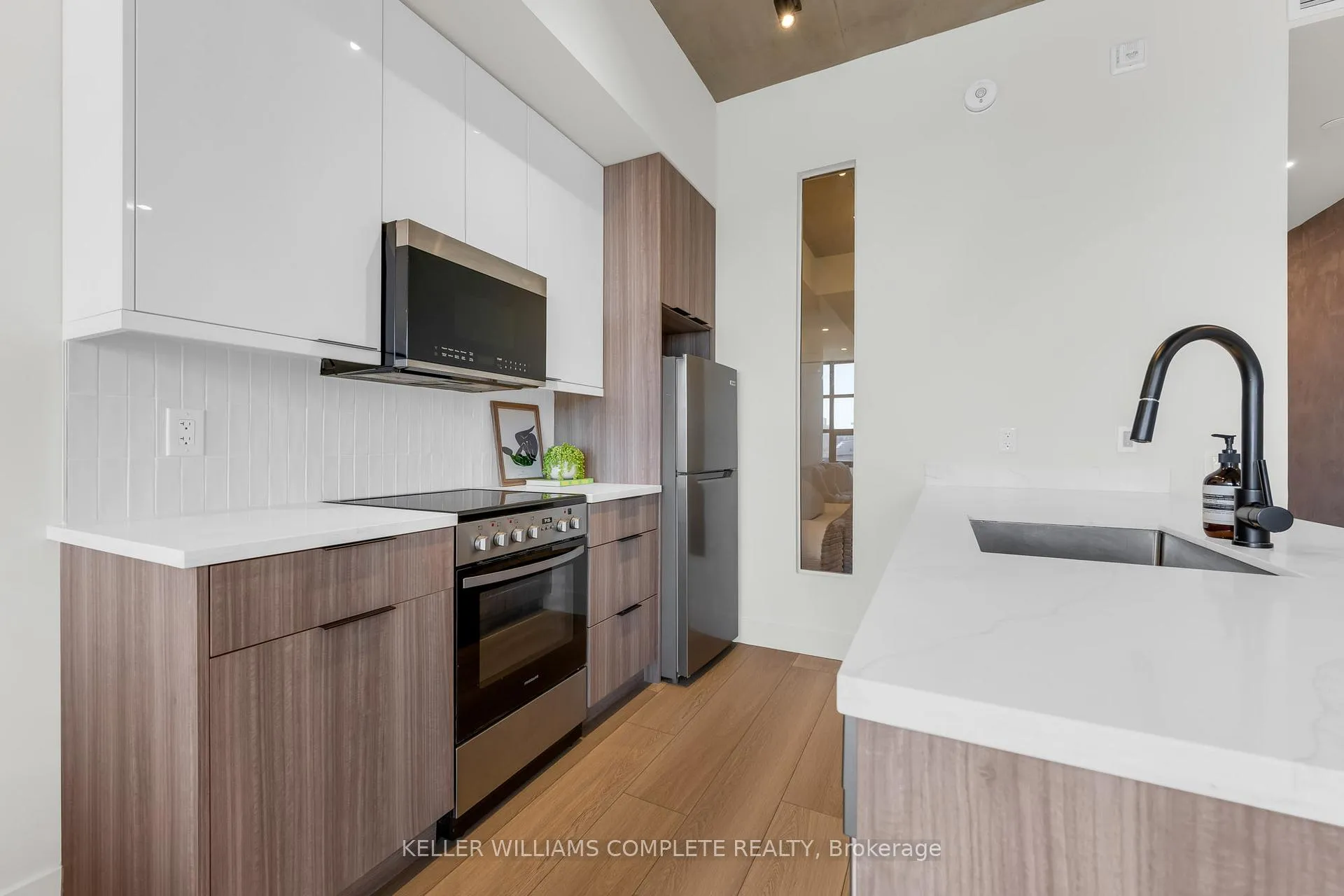 Photo 7 of Unit 406, 24 Augusta Street, Hamilton, Corktown — HOMEH