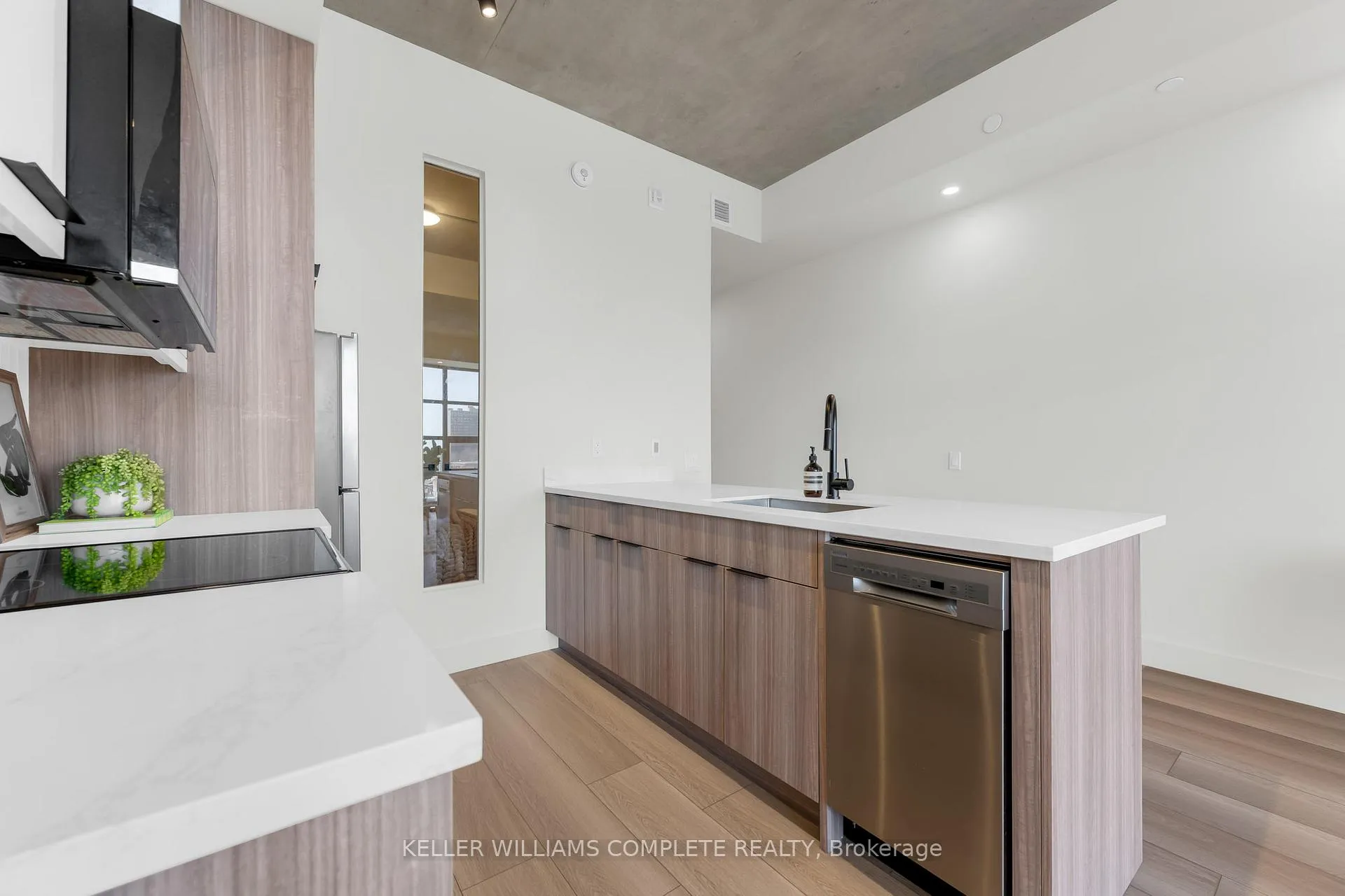 Photo 8 of Unit 406, 24 Augusta Street, Hamilton, Corktown — HOMEH