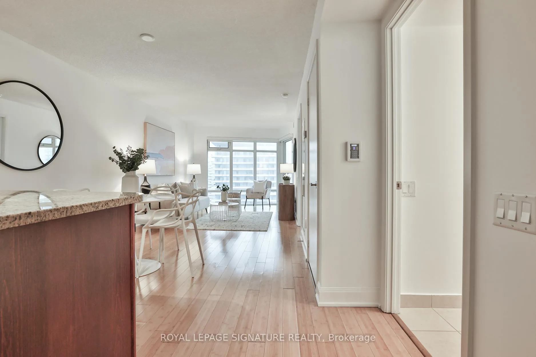 Photo 2 of Unit 2701, 2181 Yonge Street, Toronto, Mount Pleasant West — HOMEH