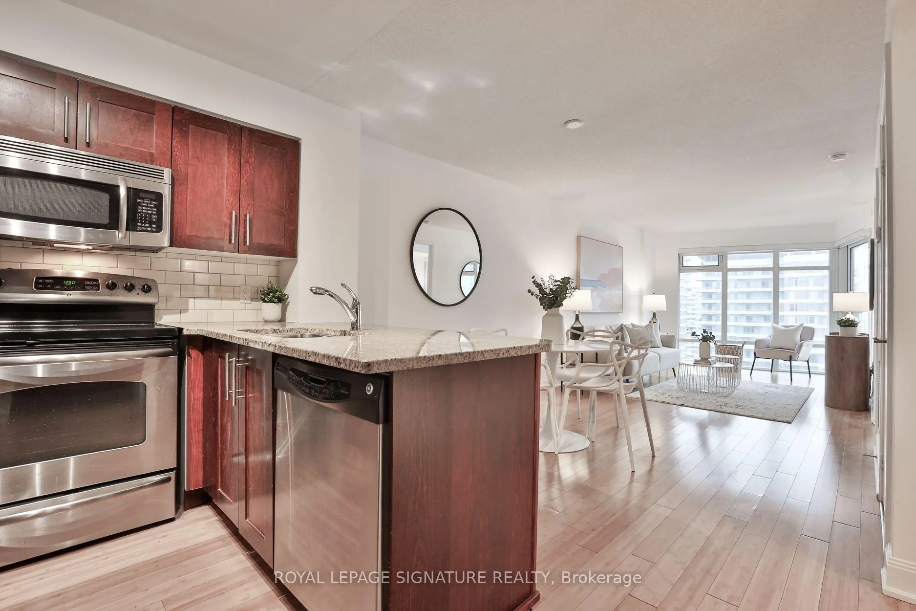 Photo 3 of Unit 2701, 2181 Yonge Street, Toronto, Mount Pleasant West — HOMEH