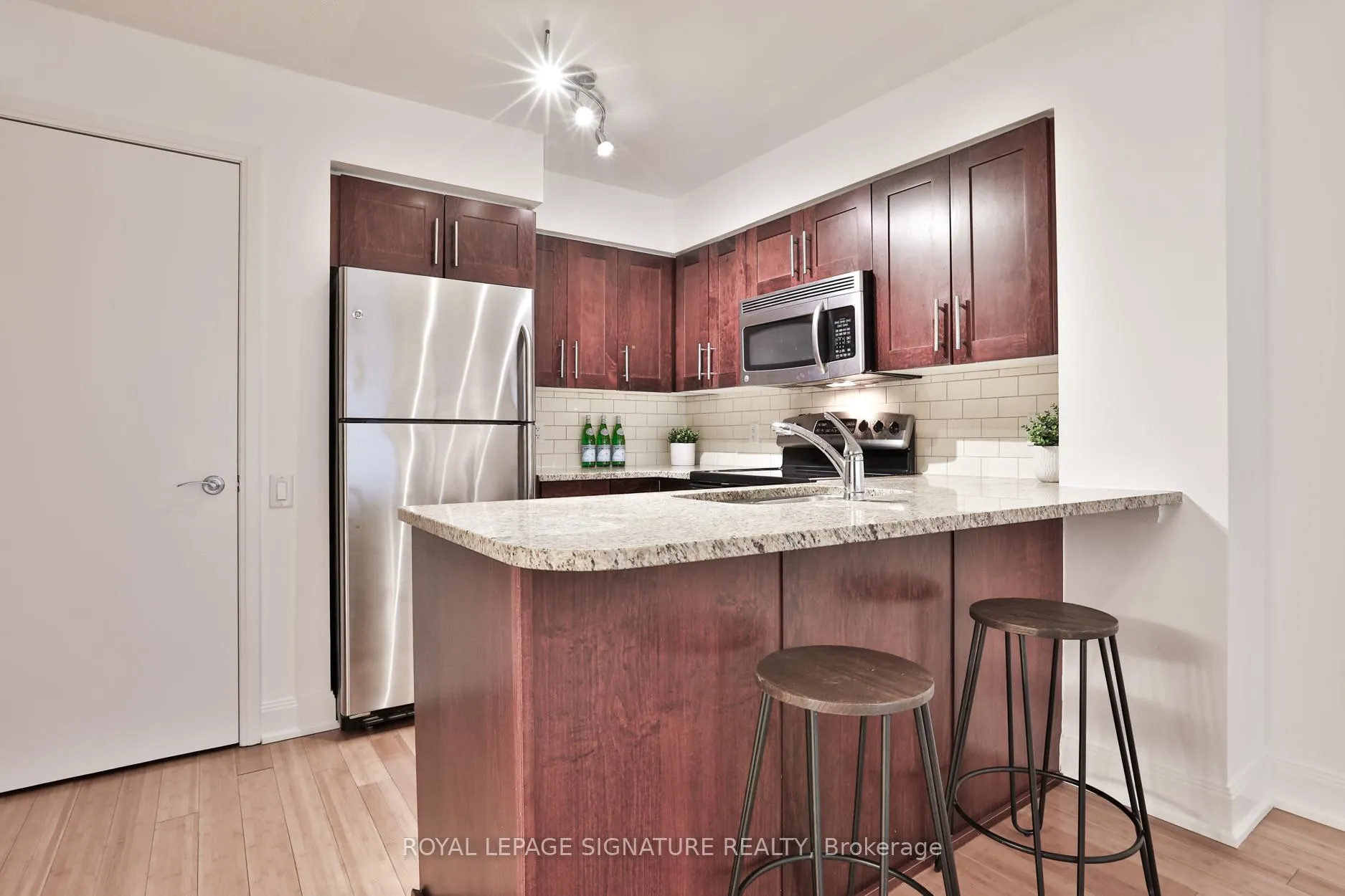 Photo 5 of Unit 2701, 2181 Yonge Street, Toronto, Mount Pleasant West — HOMEH