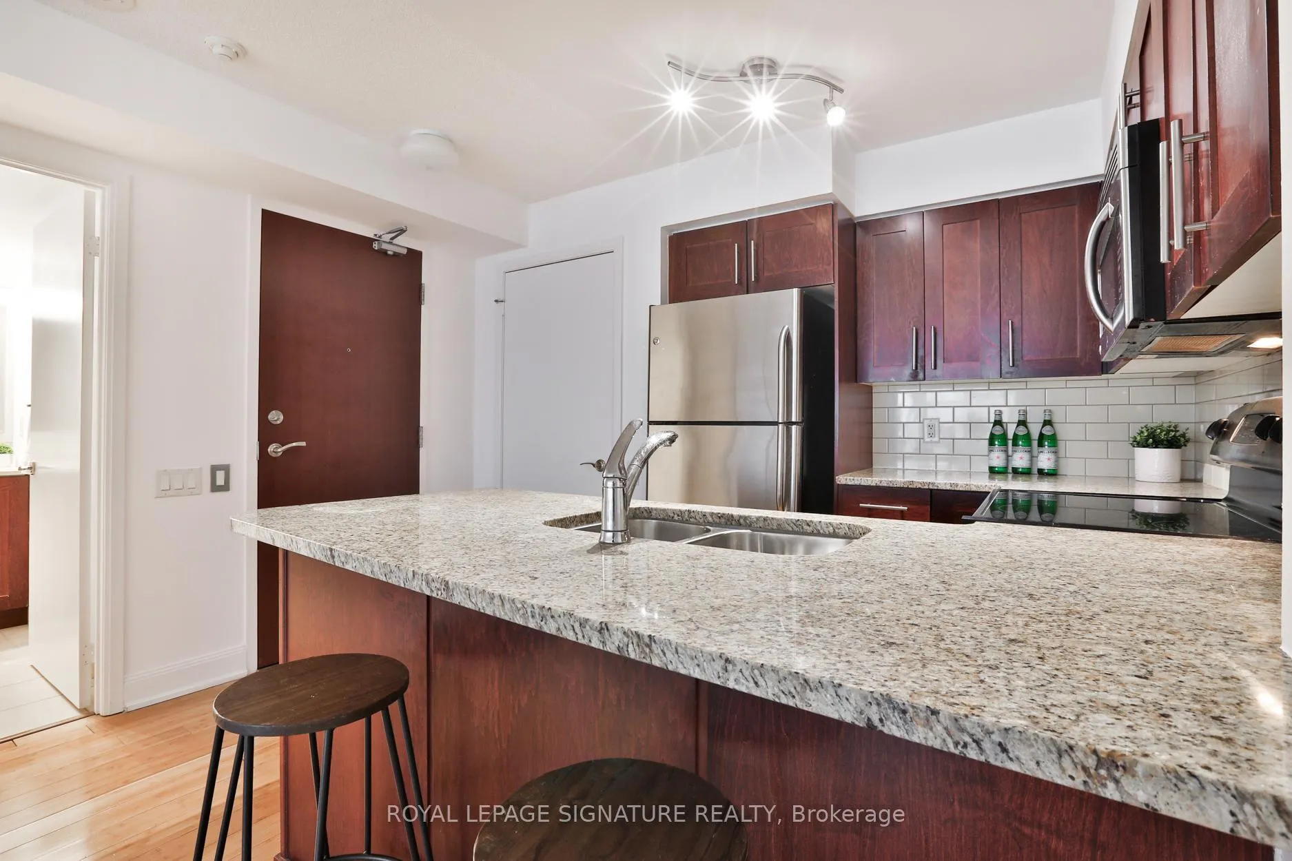Photo 6 of Unit 2701, 2181 Yonge Street, Toronto, Mount Pleasant West — HOMEH