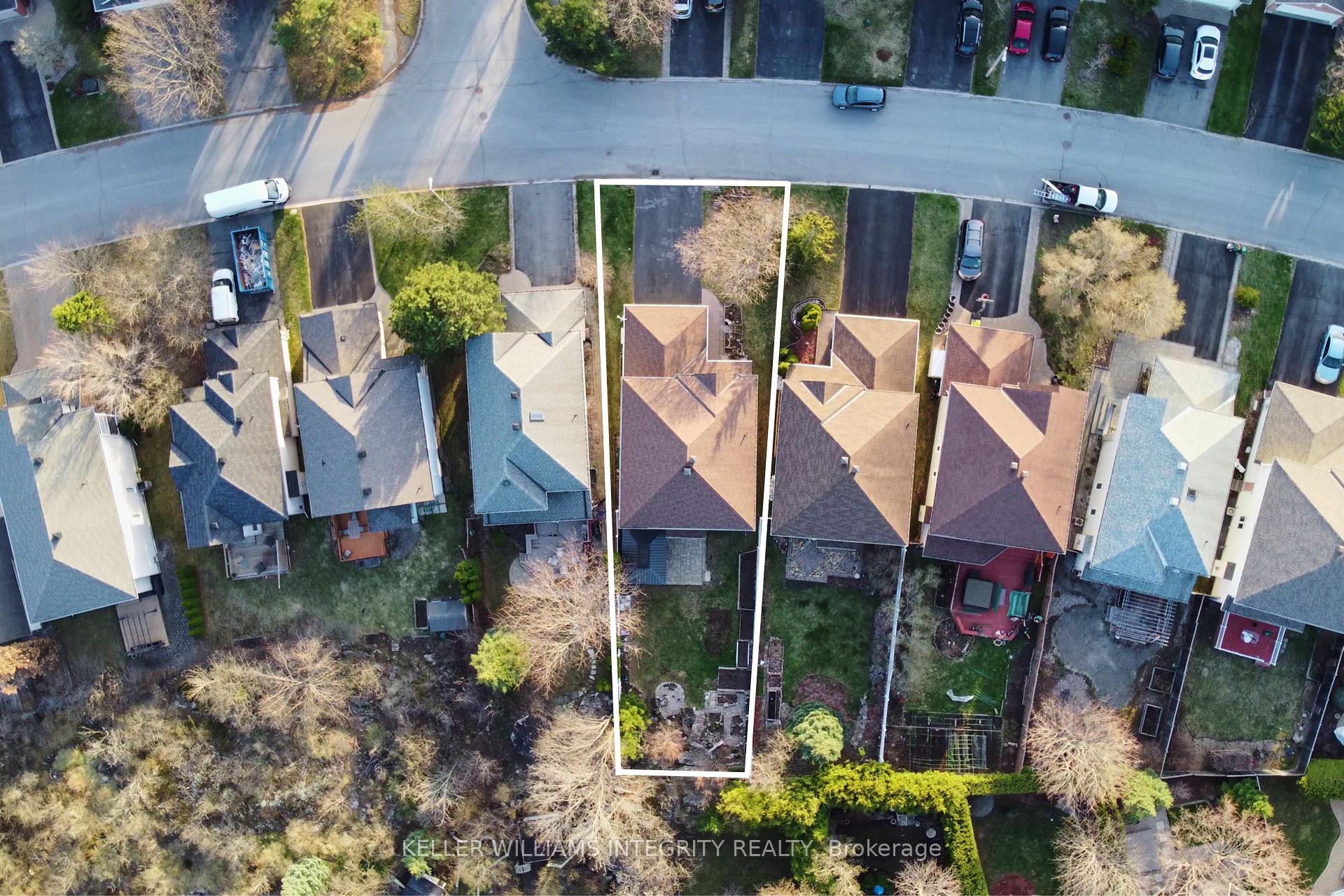 Photo 3 of 28 Evanshen Crescent, Ottawa, Kanata - Kanata Lakes/Heritage Hills — HOMEH