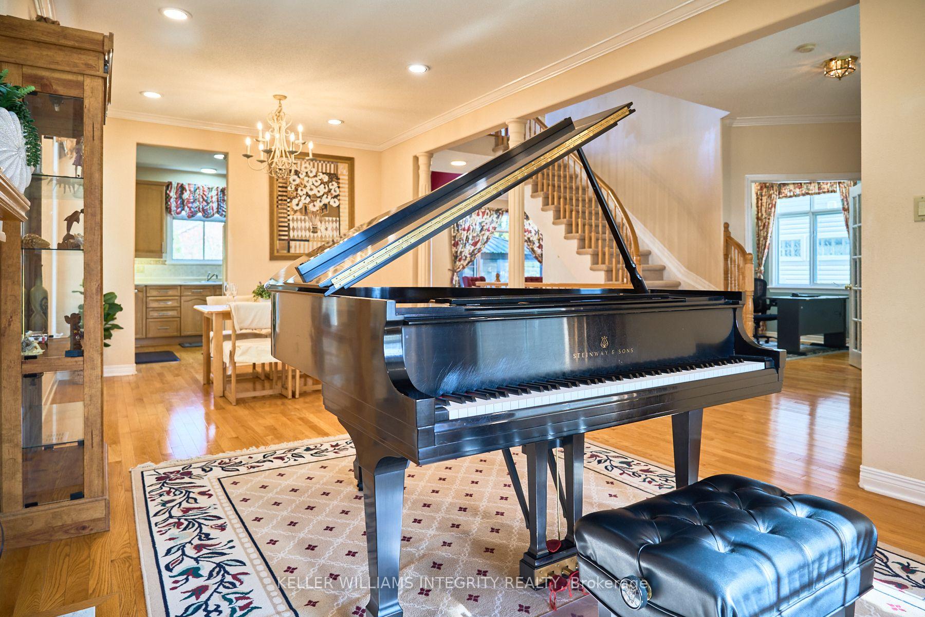 Photo 7 of 28 Evanshen Crescent, Ottawa, Kanata - Kanata Lakes/Heritage Hills — HOMEH