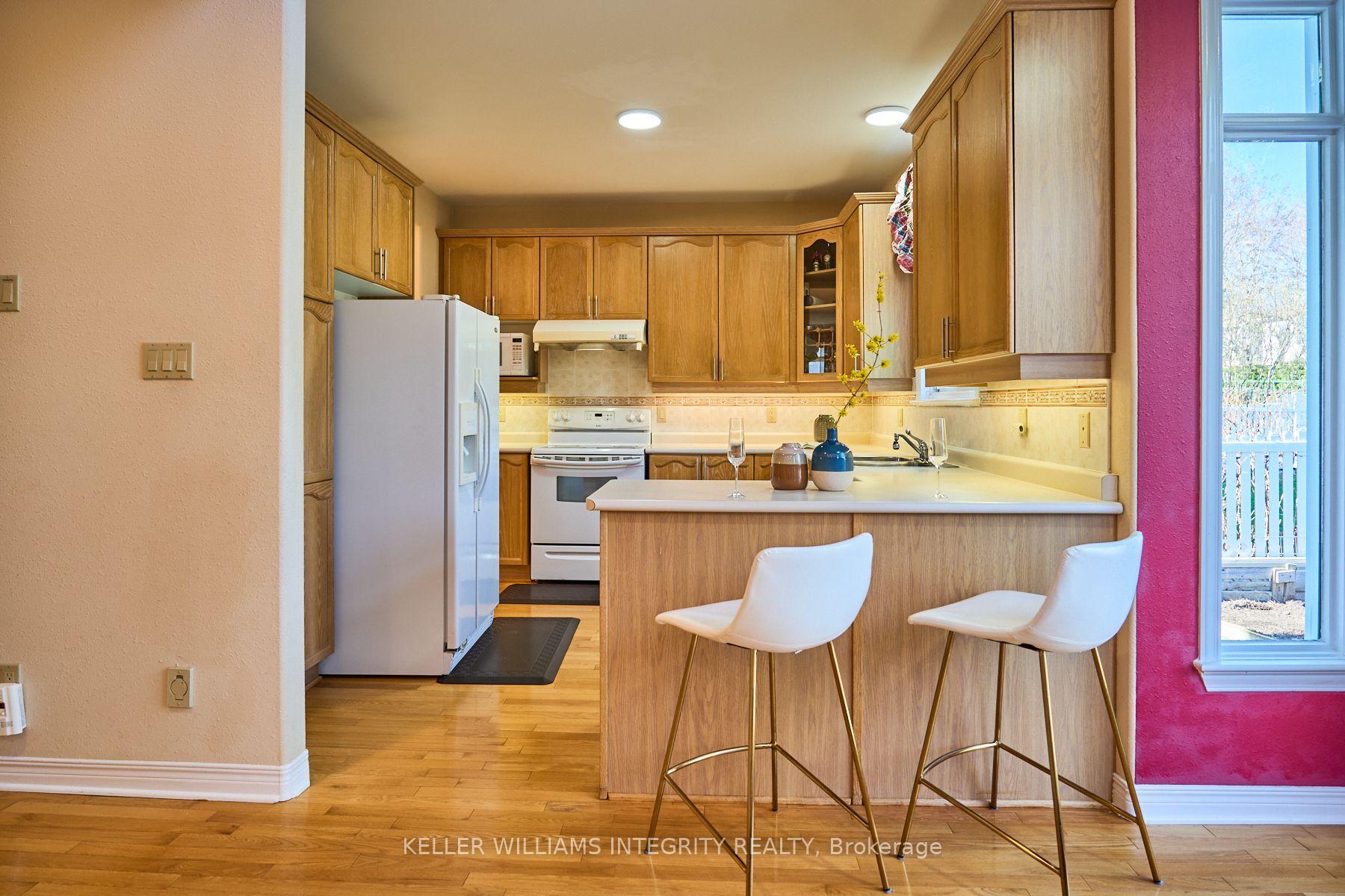 Photo 11 of 28 Evanshen Crescent, Ottawa, Kanata - Kanata Lakes/Heritage Hills — HOMEH