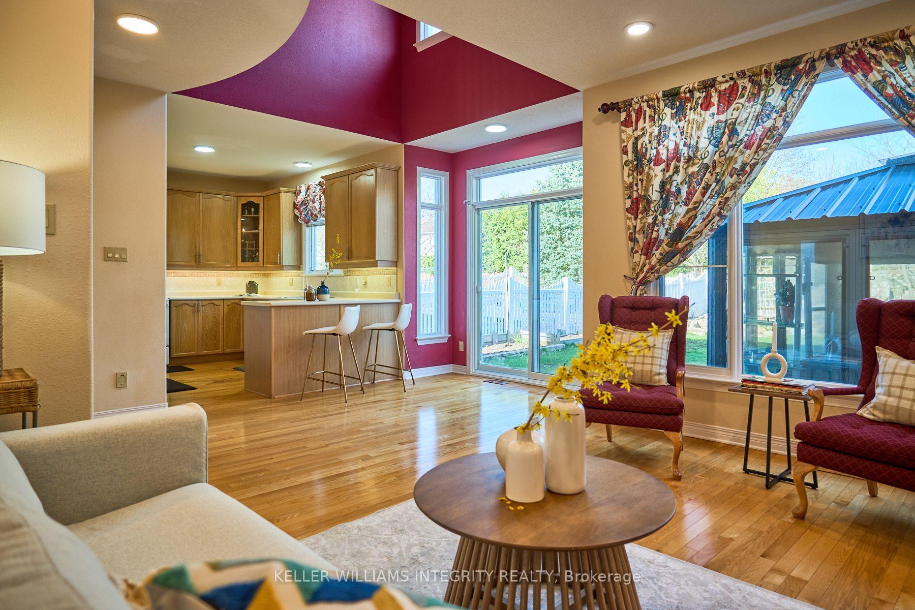 Photo 16 of 28 Evanshen Crescent, Ottawa, Kanata - Kanata Lakes/Heritage Hills — HOMEH