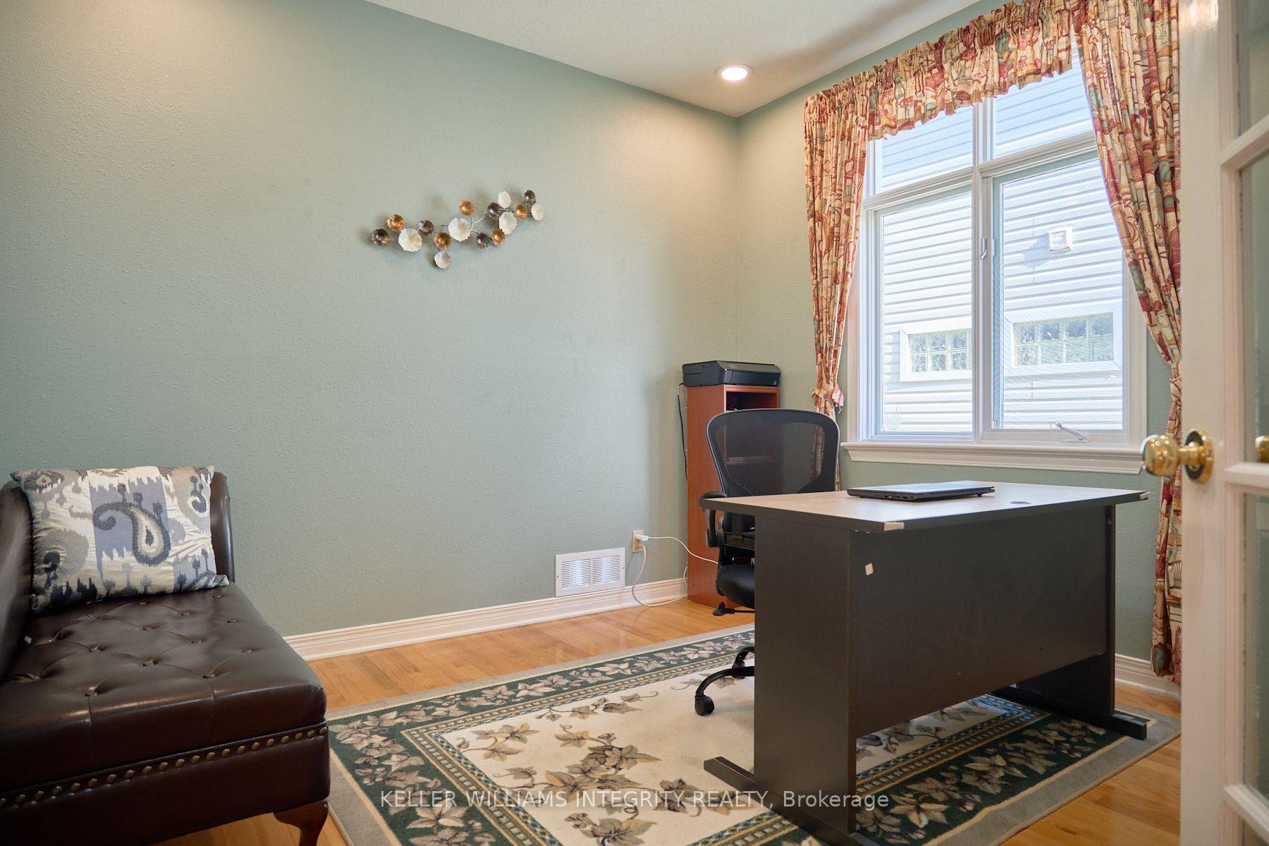 Photo 17 of 28 Evanshen Crescent, Ottawa, Kanata - Kanata Lakes/Heritage Hills — HOMEH
