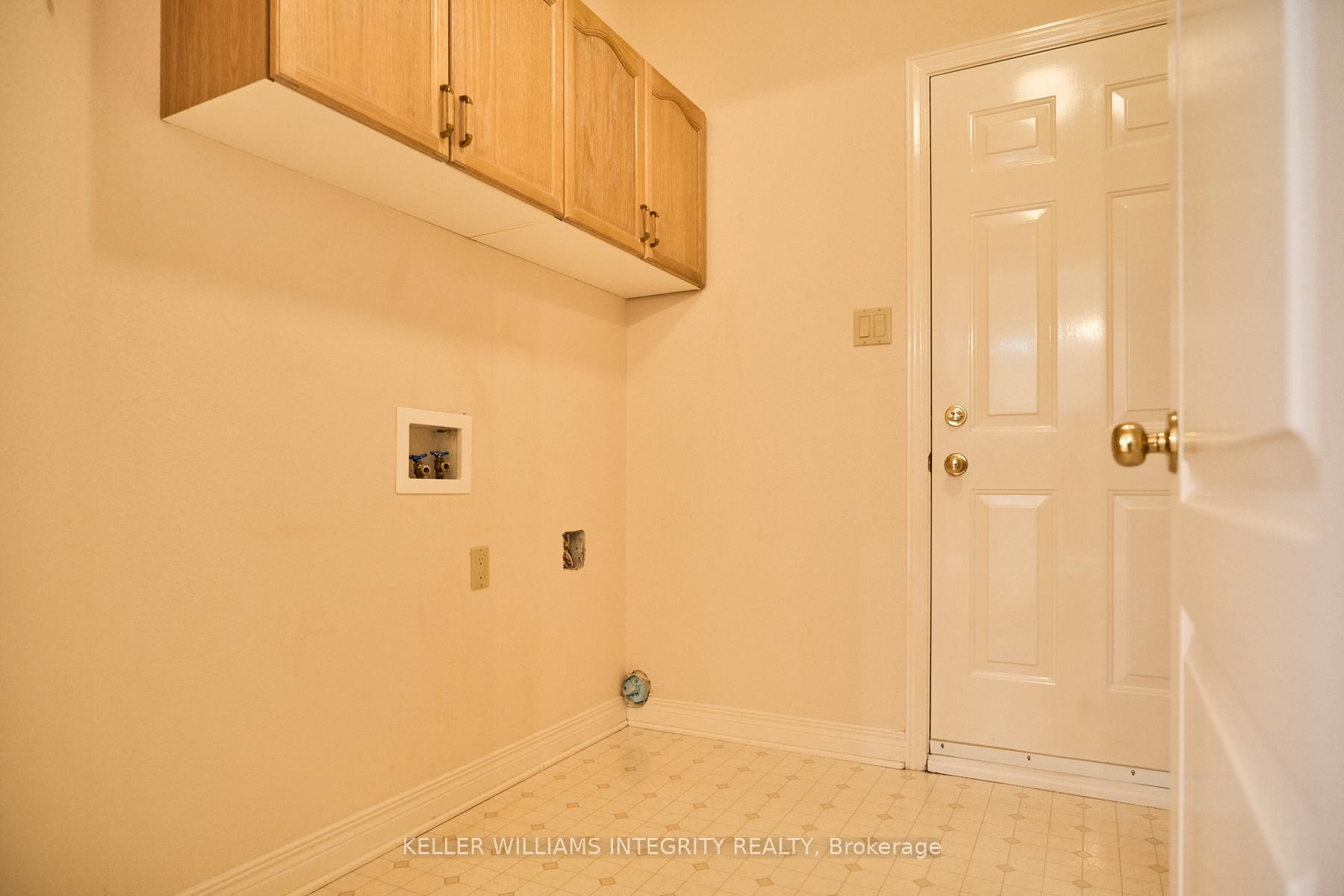 Photo 18 of 28 Evanshen Crescent, Ottawa, Kanata - Kanata Lakes/Heritage Hills — HOMEH