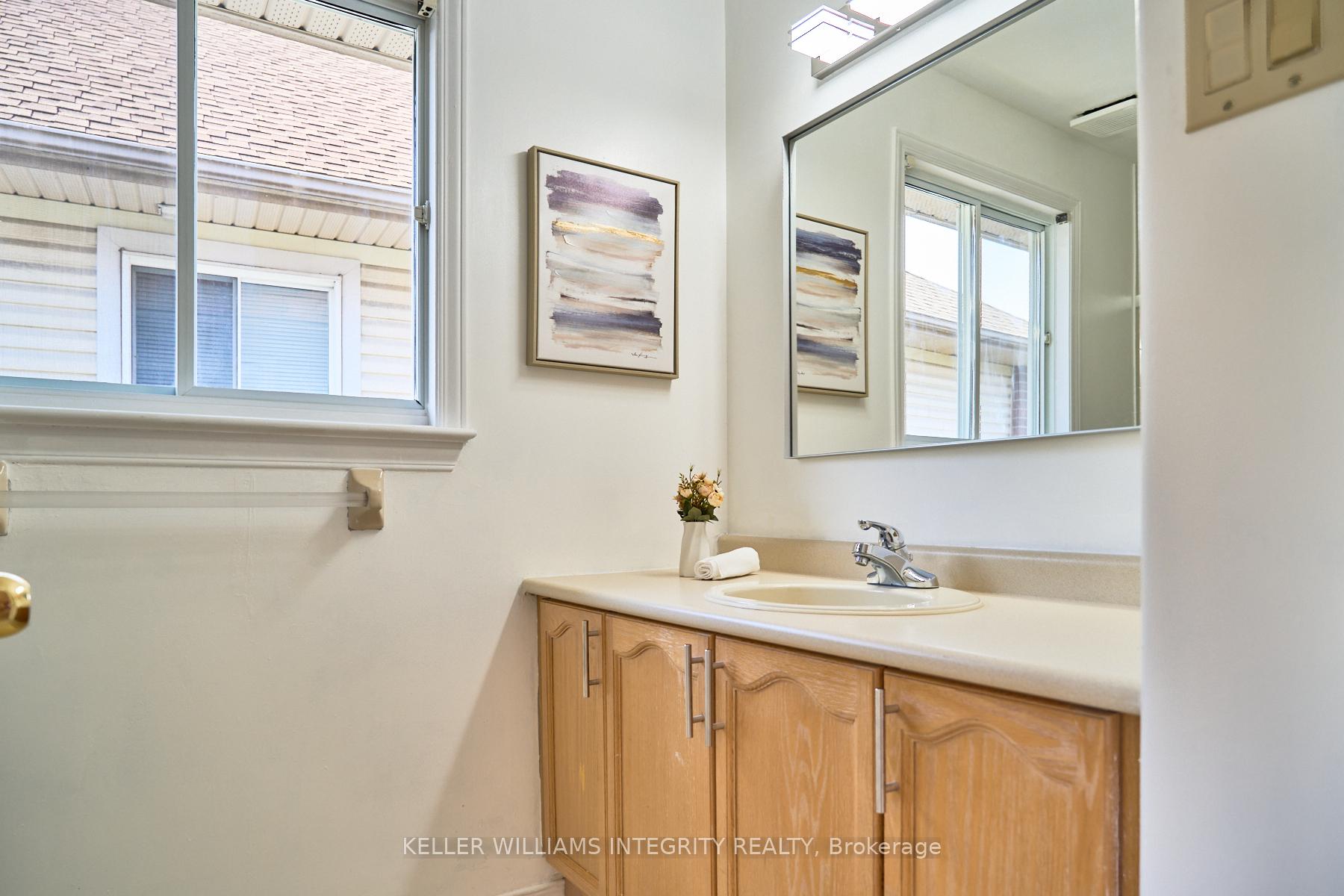 Photo 29 of 28 Evanshen Crescent, Ottawa, Kanata - Kanata Lakes/Heritage Hills — HOMEH