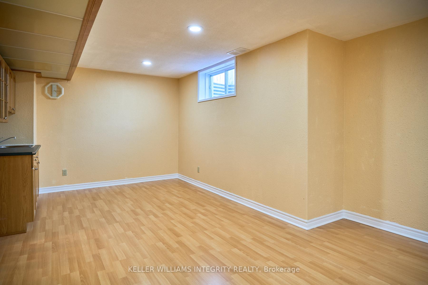 Photo 32 of 28 Evanshen Crescent, Ottawa, Kanata - Kanata Lakes/Heritage Hills — HOMEH