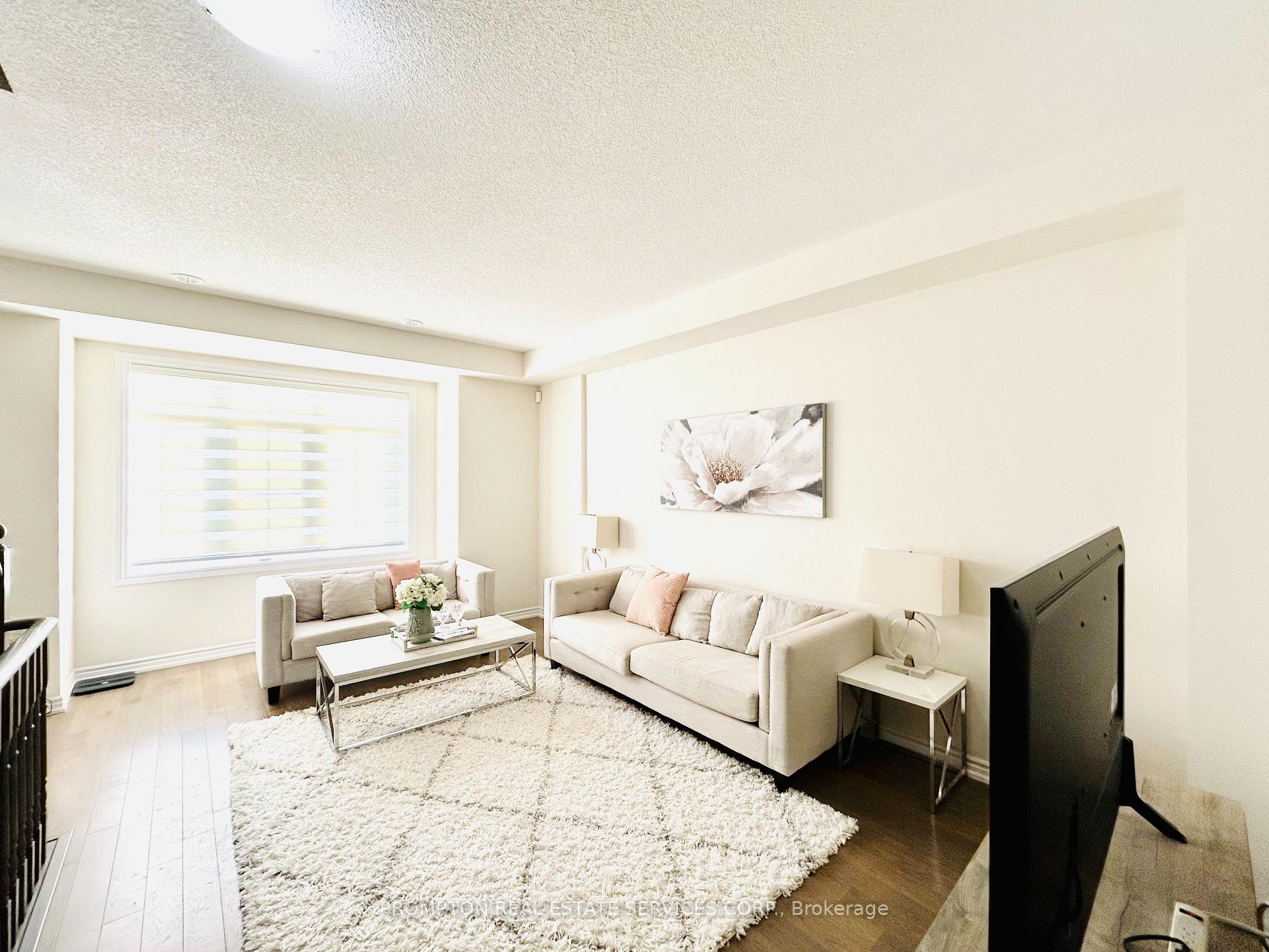 Photo 6 of 20 Isabella Peach Drive, Markham, Victoria Square — HOMEH