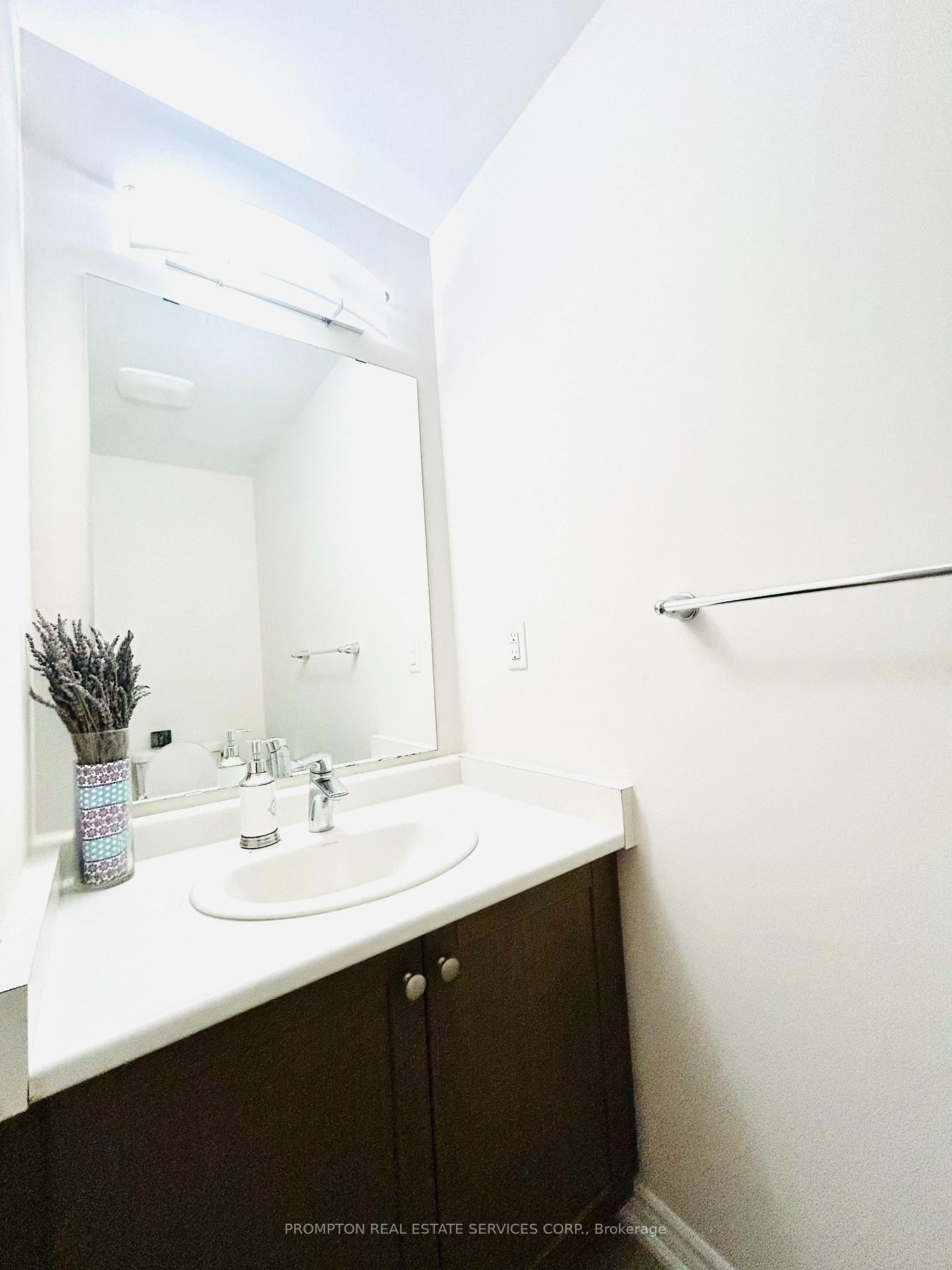Photo 10 of 20 Isabella Peach Drive, Markham, Victoria Square — HOMEH