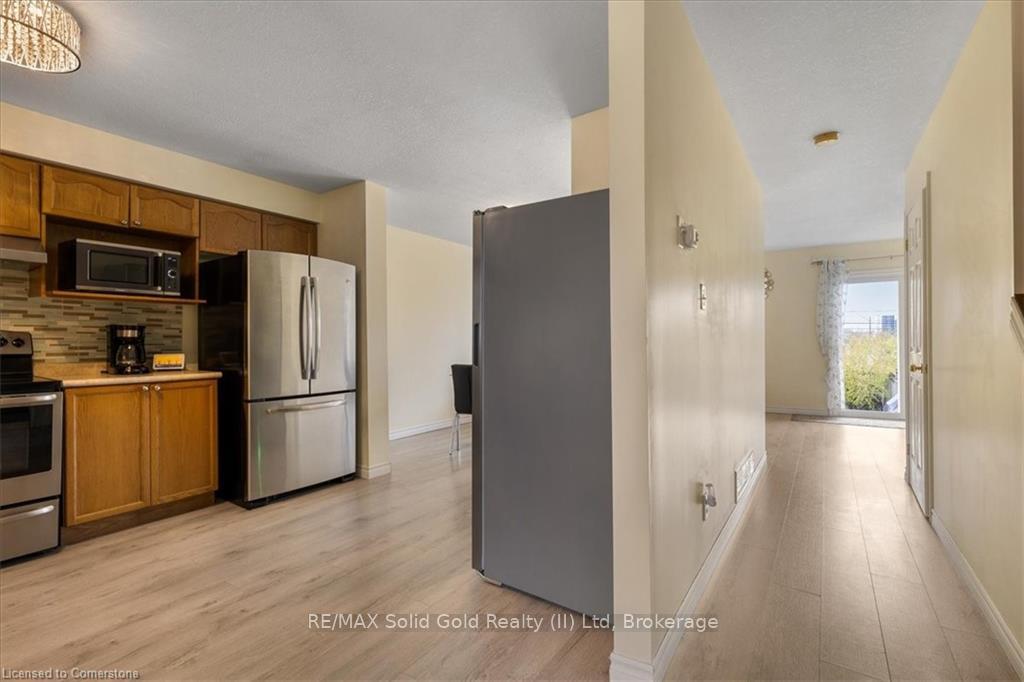 Photo 7 of 80 Ralgreen Crescent, Kitchener — HOMEH