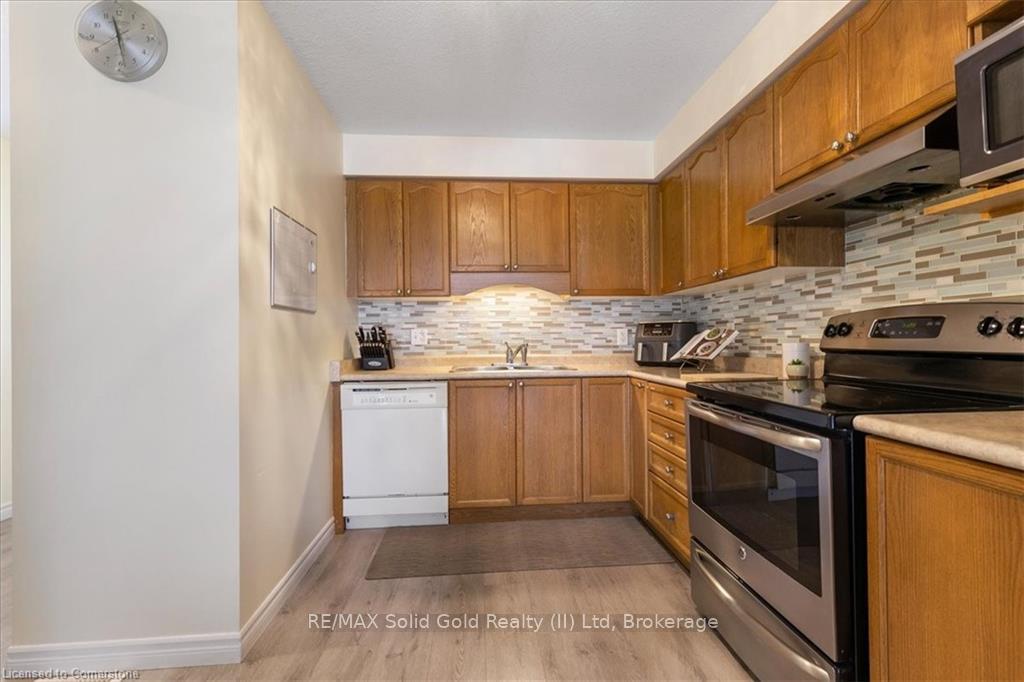 Photo 9 of 80 Ralgreen Crescent, Kitchener — HOMEH