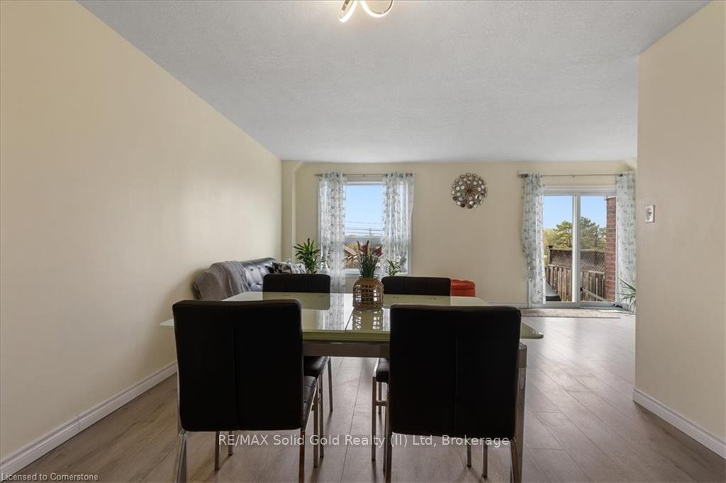 Photo 10 of 80 Ralgreen Crescent, Kitchener — HOMEH