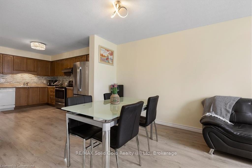 Photo 11 of 80 Ralgreen Crescent, Kitchener — HOMEH
