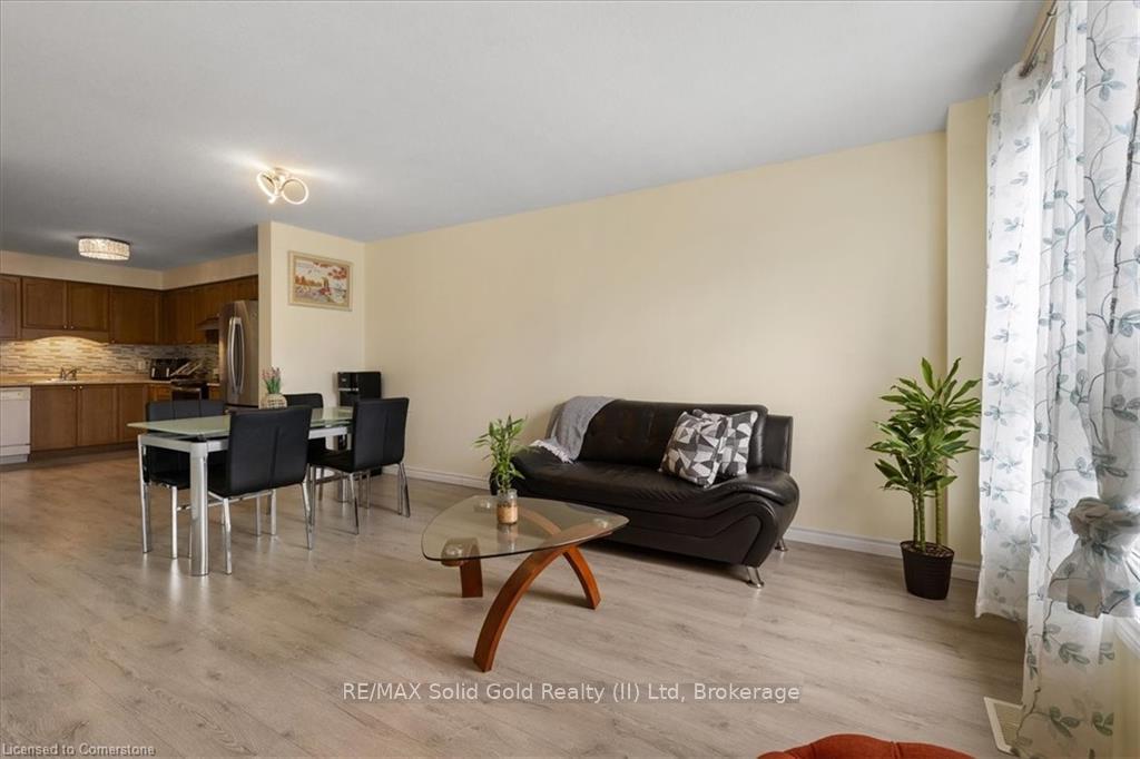 Photo 13 of 80 Ralgreen Crescent, Kitchener — HOMEH