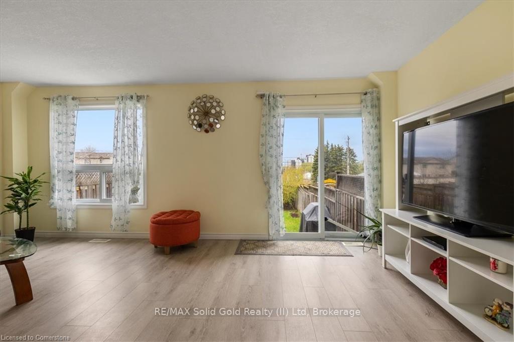 Photo 17 of 80 Ralgreen Crescent, Kitchener — HOMEH