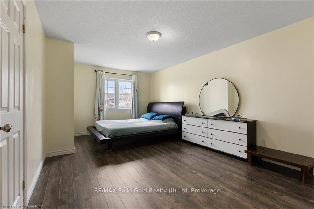 Photo 24 of 80 Ralgreen Crescent, Kitchener — HOMEH