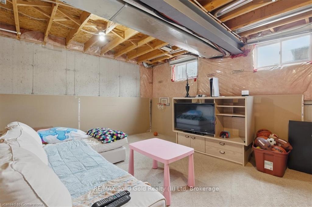 Photo 32 of 80 Ralgreen Crescent, Kitchener — HOMEH