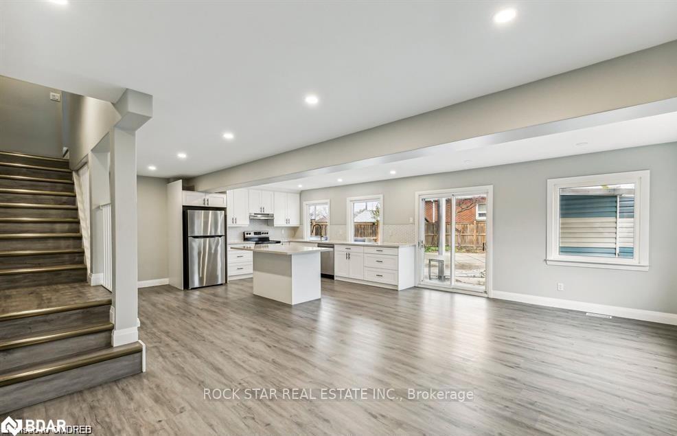 Photo 2 of Unit Unit B, 131 Bell Avenue, Hamilton, Bartonville — HOMEH