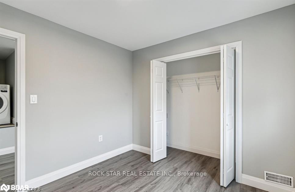 Photo 8 of Unit Unit B, 131 Bell Avenue, Hamilton, Bartonville — HOMEH