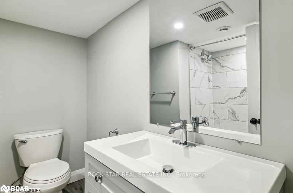 Photo 11 of Unit Unit B, 131 Bell Avenue, Hamilton, Bartonville — HOMEH