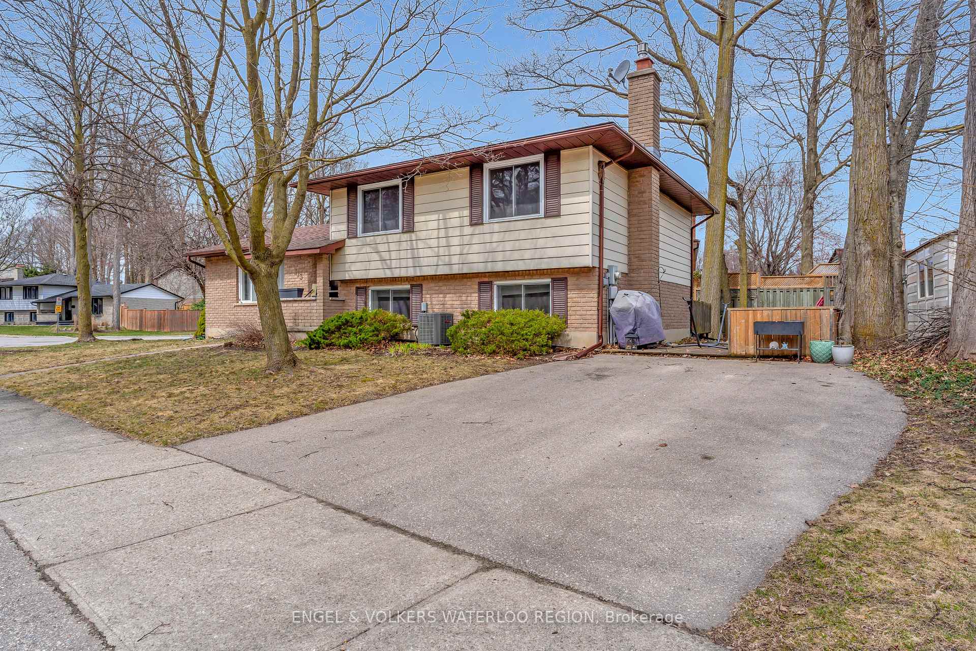 Front of 113 Martinglen Crescent