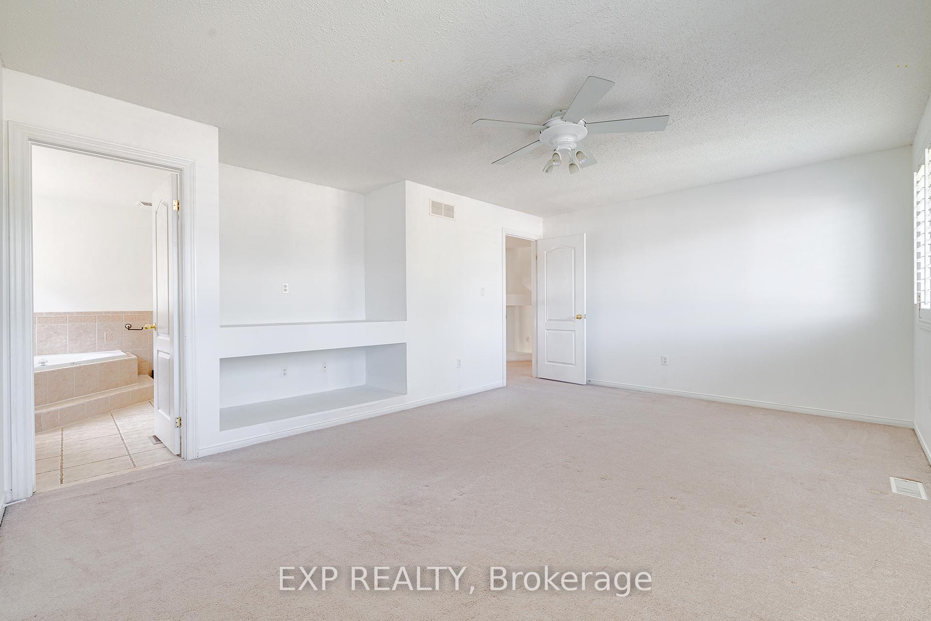 Photo 14 of 39 Bosworth Street, Hamilton, Meadowlands — HOMEH