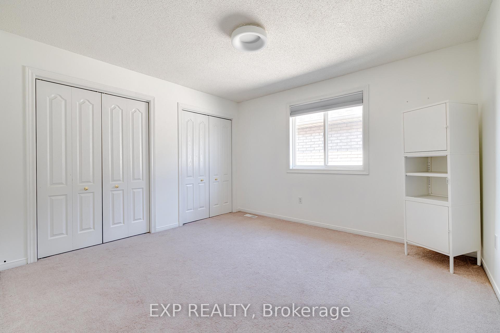 Photo 17 of 39 Bosworth Street, Hamilton, Meadowlands — HOMEH