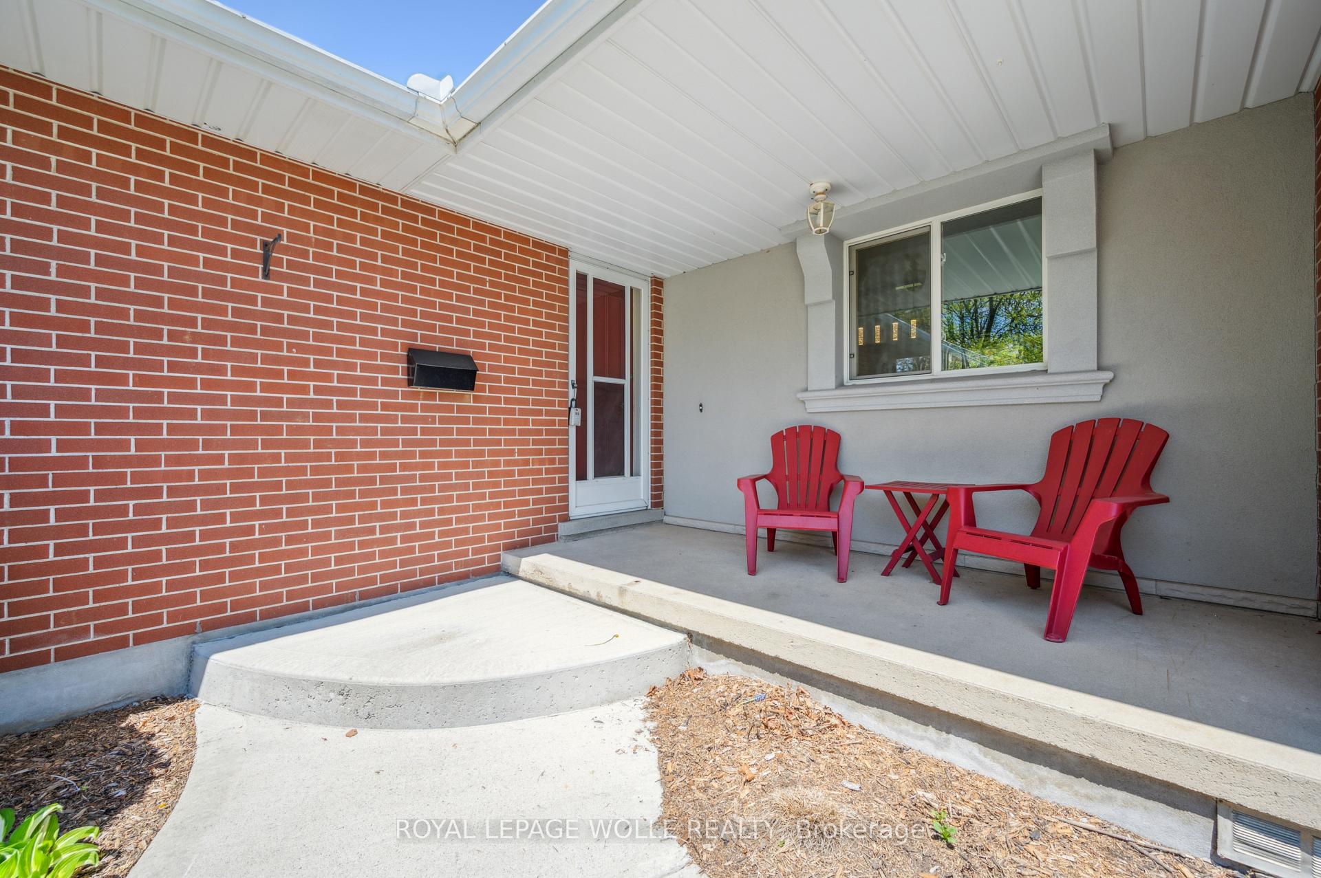 Photo 4 of 136 Warren Road, Kitchener — HOMEH