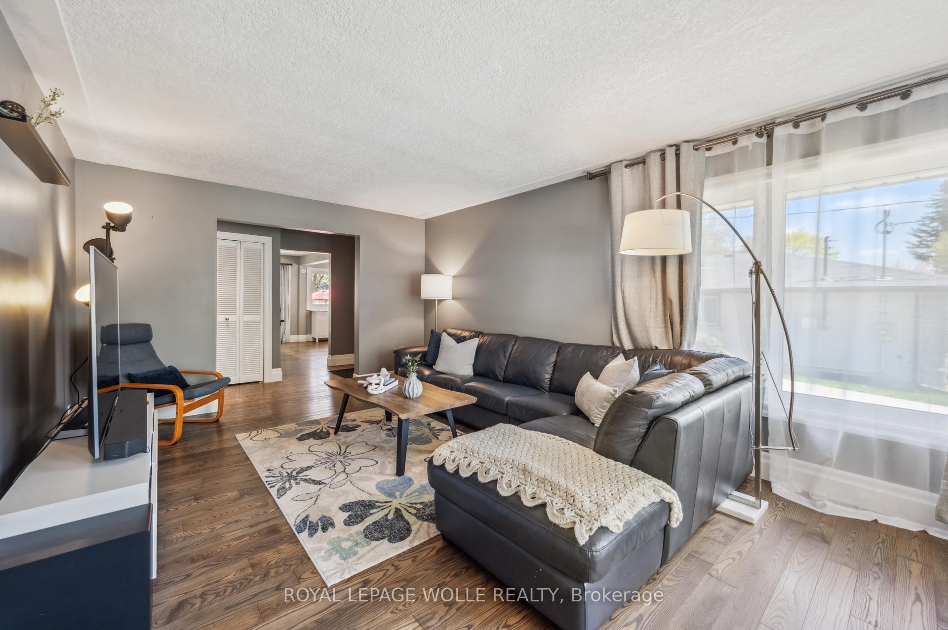 Photo 7 of 136 Warren Road, Kitchener — HOMEH