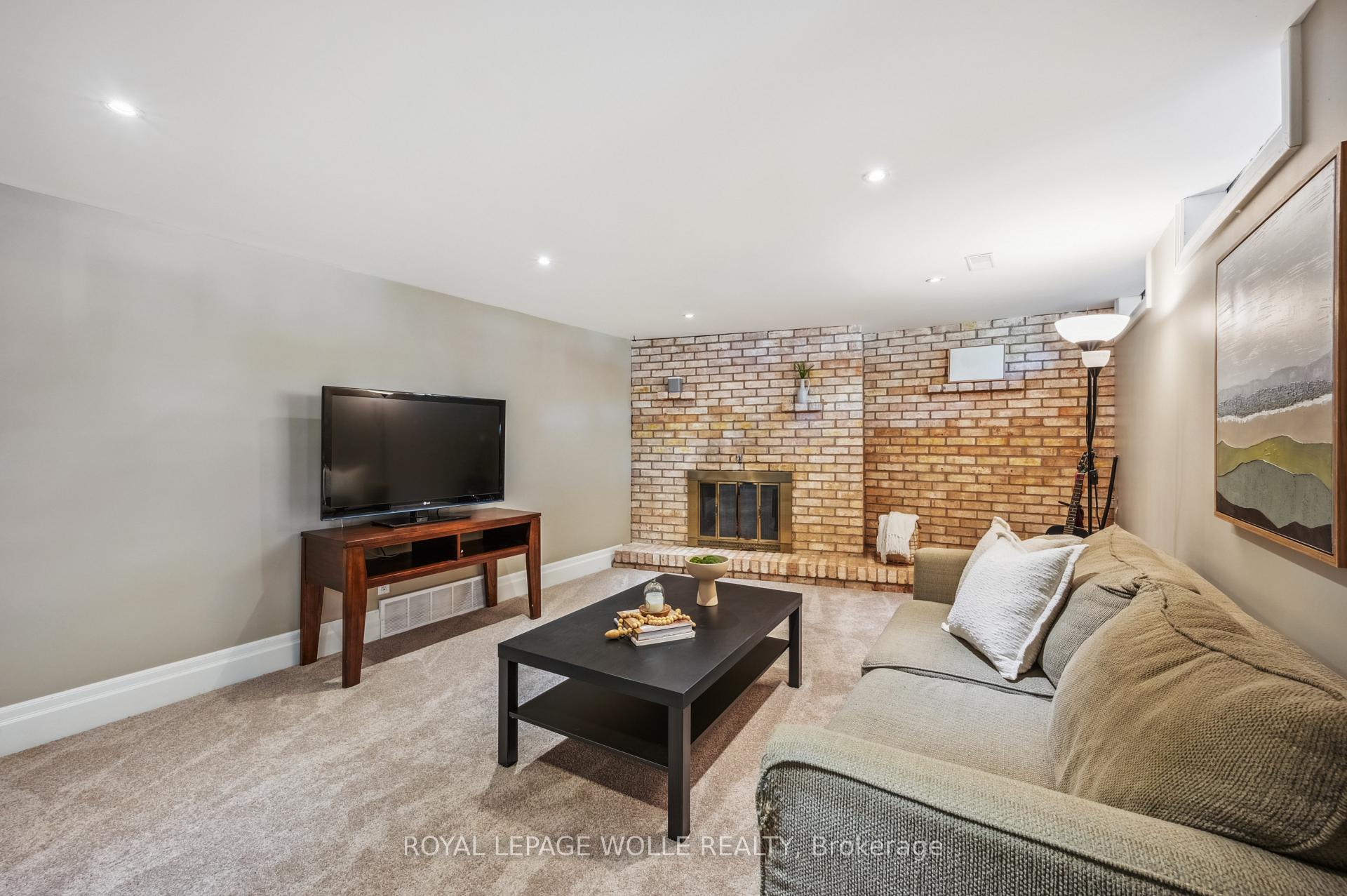 Photo 24 of 136 Warren Road, Kitchener — HOMEH