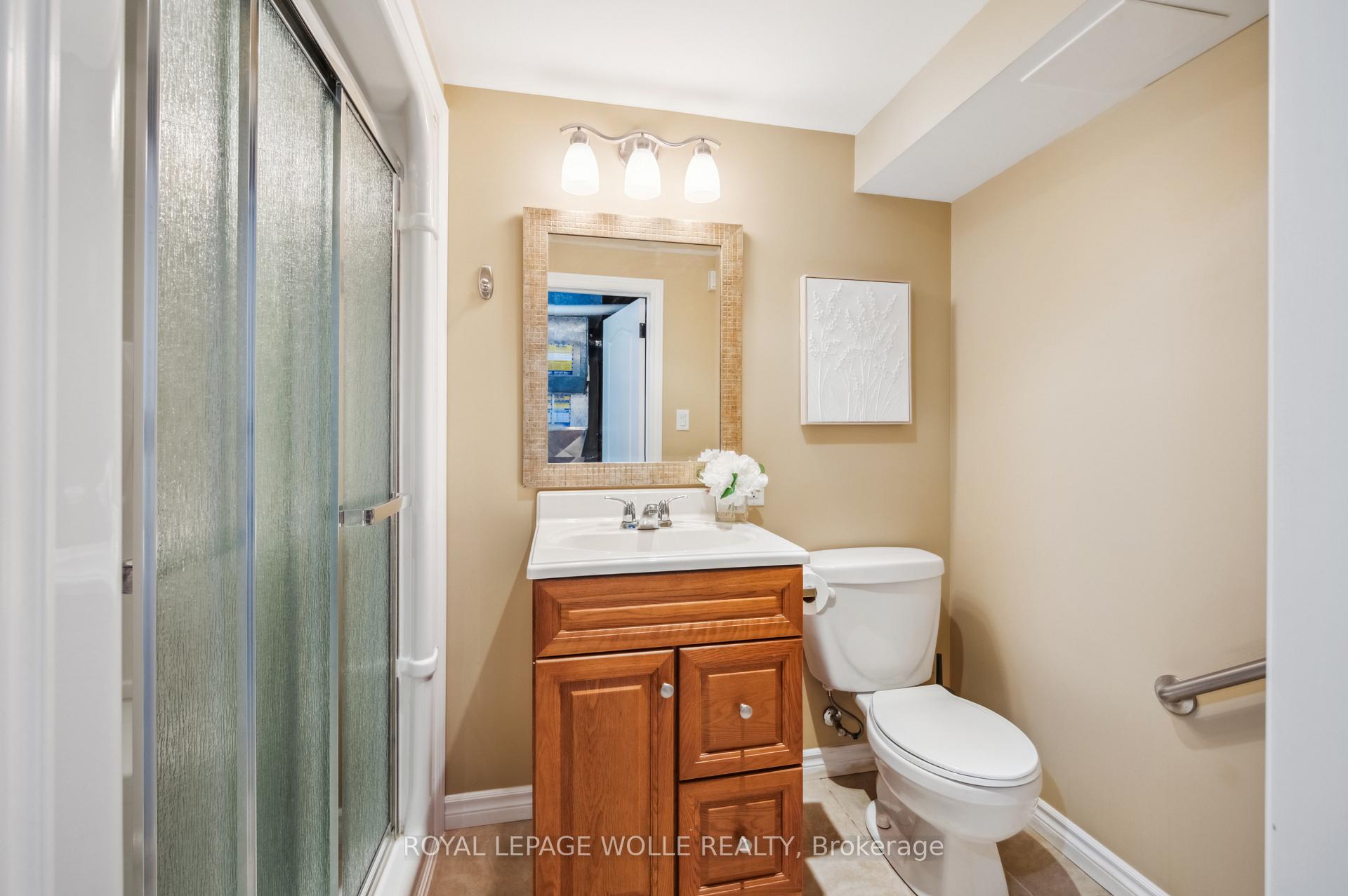 Photo 27 of 136 Warren Road, Kitchener — HOMEH