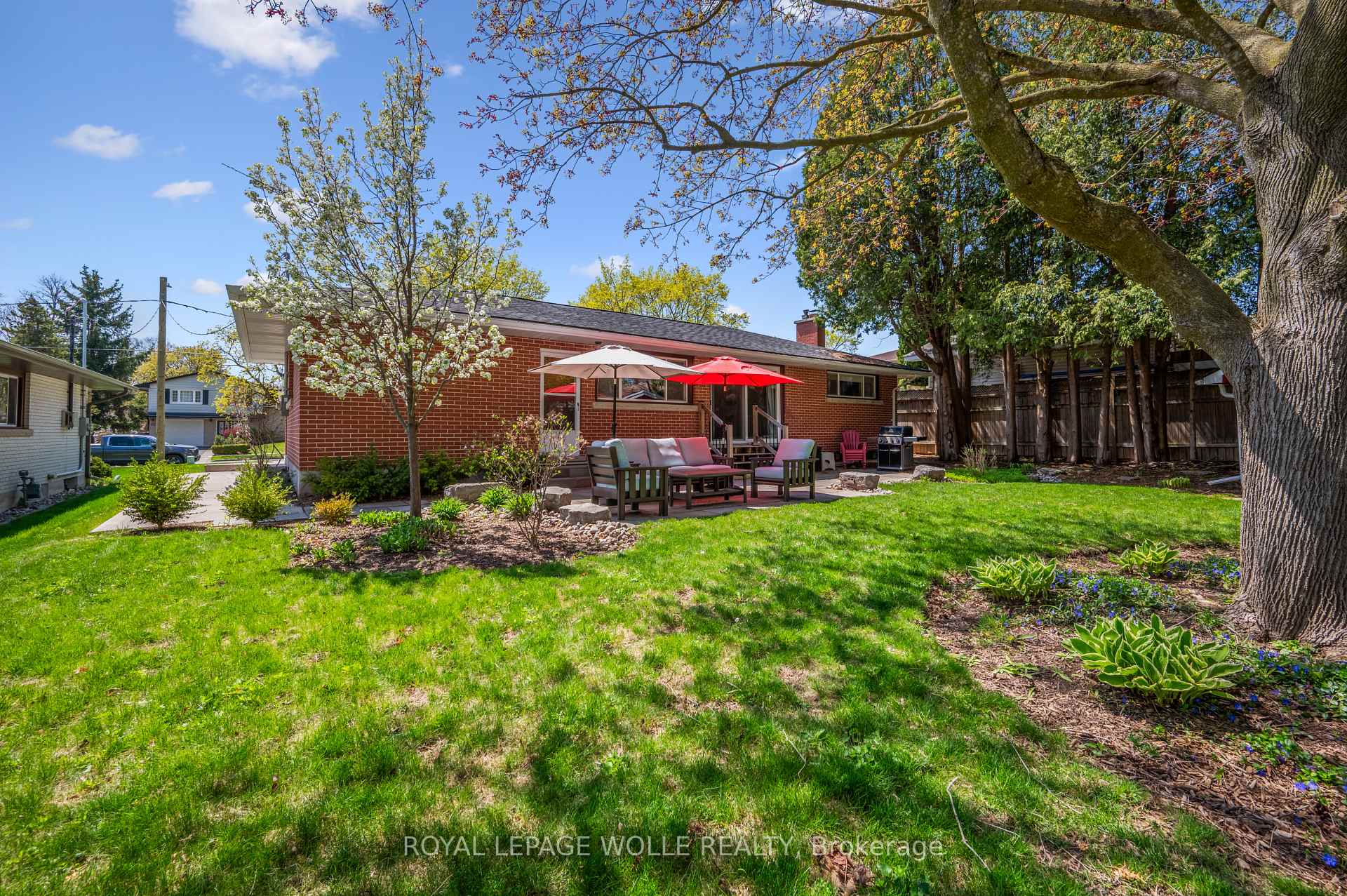 Photo 36 of 136 Warren Road, Kitchener — HOMEH