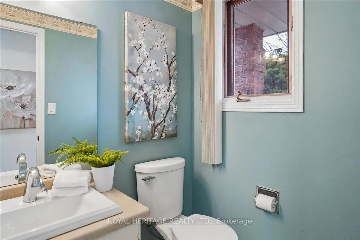 Photo 4 of 148 Adele Crescent, Oshawa, McLaughlin — HOMEH
