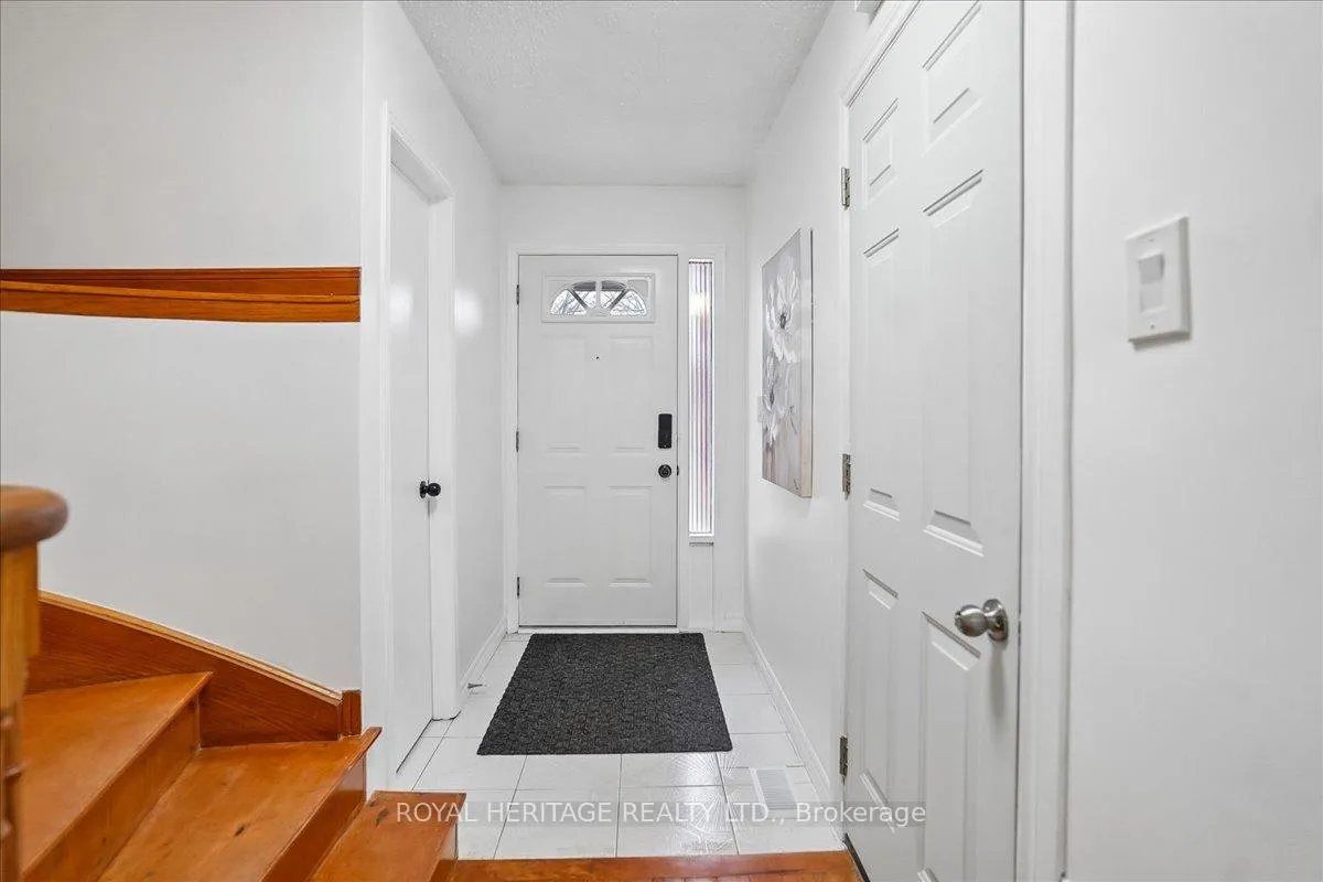Photo 14 of 148 Adele Crescent, Oshawa, McLaughlin — HOMEH