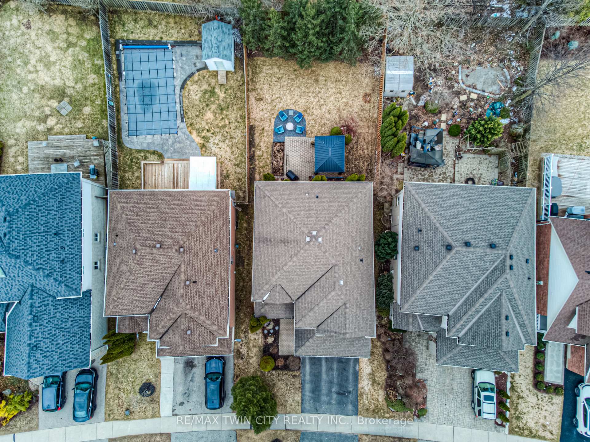 Photo 3 of 212 Doon Drive S, Kitchener — HOMEH