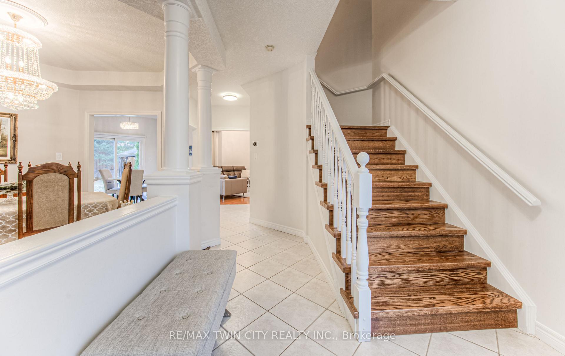 Photo 5 of 212 Doon Drive S, Kitchener — HOMEH