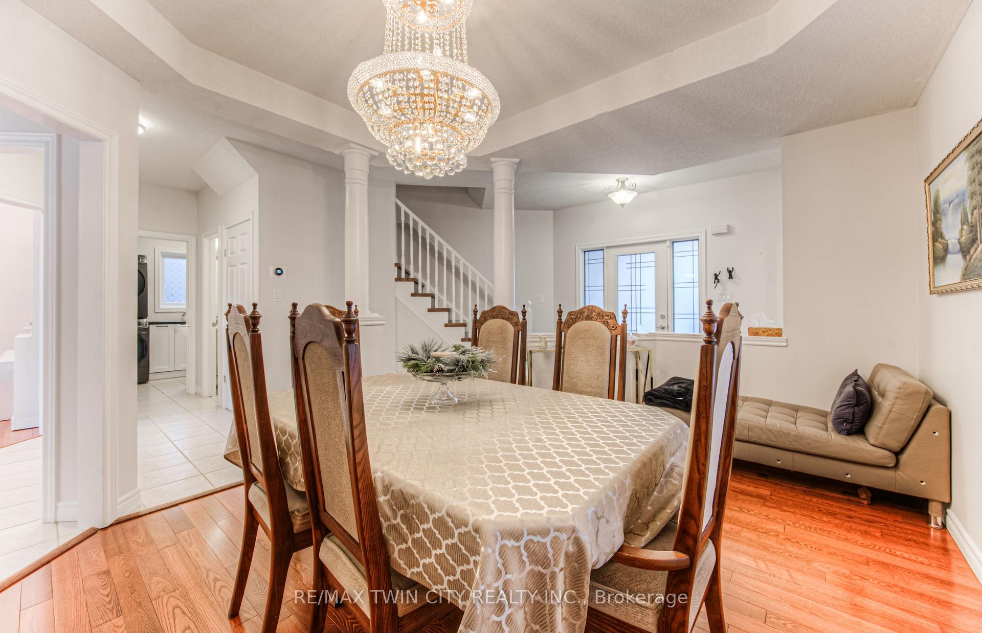Photo 6 of 212 Doon Drive S, Kitchener — HOMEH