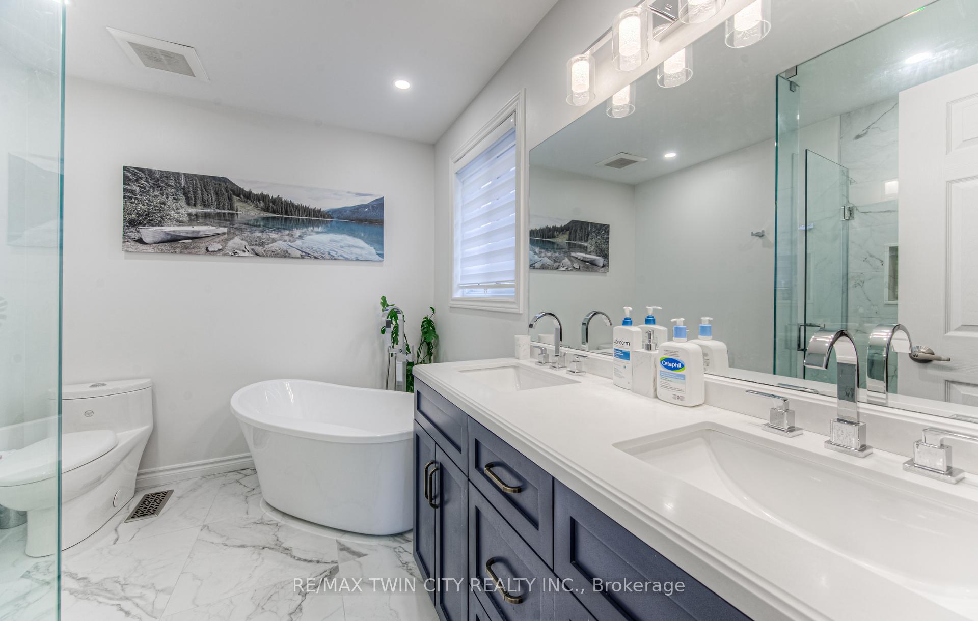 Photo 16 of 212 Doon Drive S, Kitchener — HOMEH