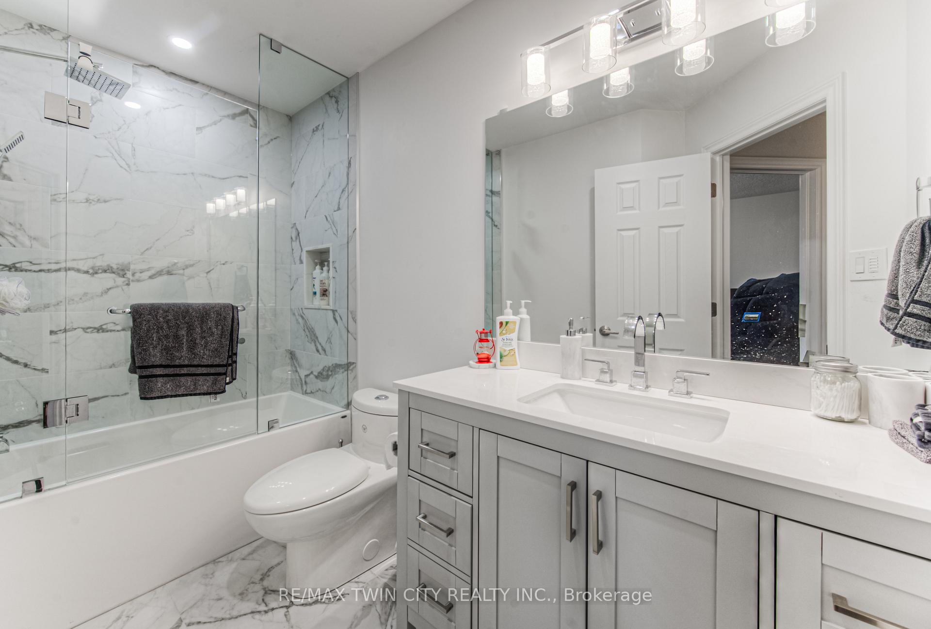 Photo 19 of 212 Doon Drive S, Kitchener — HOMEH