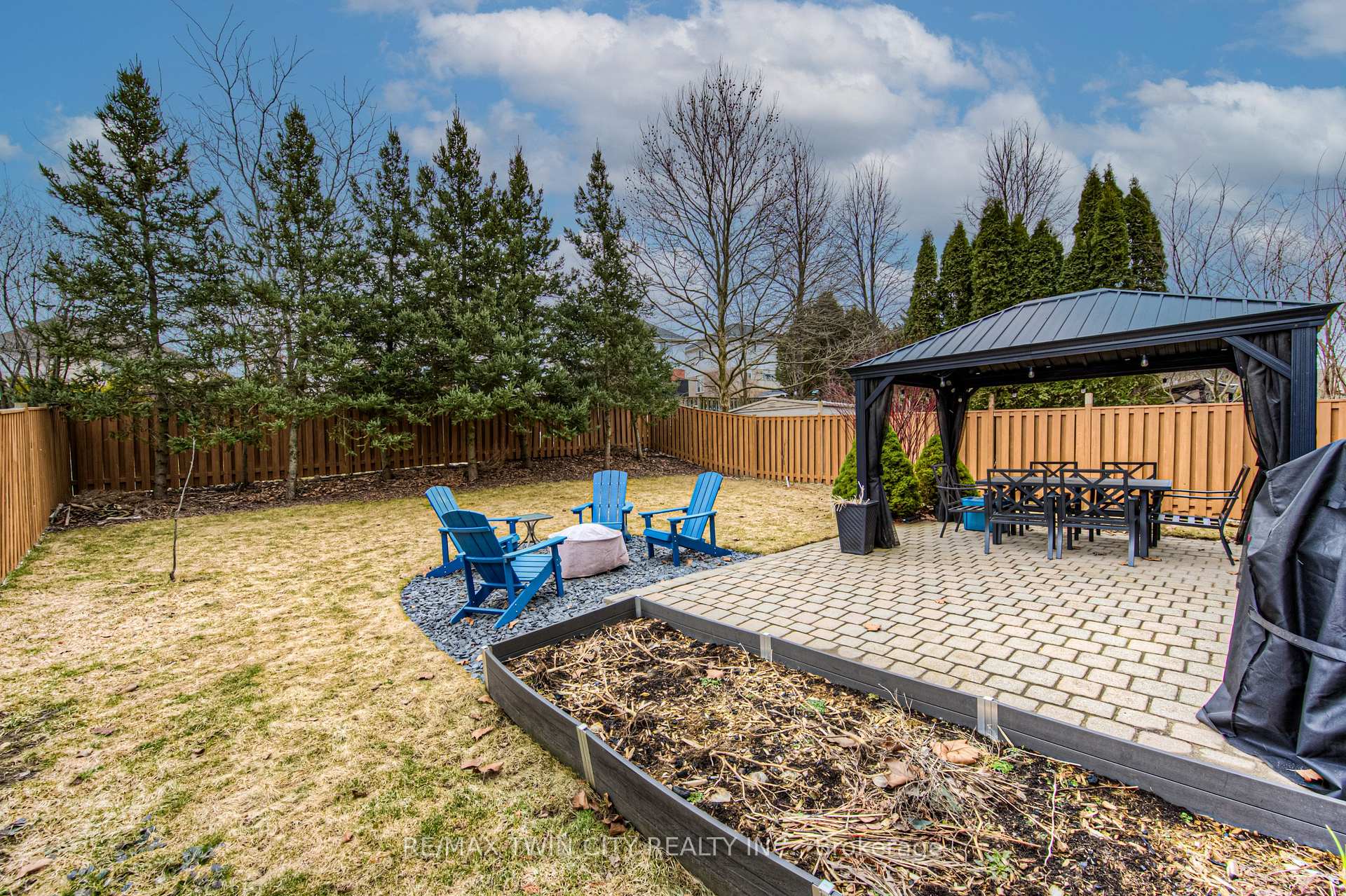 Photo 27 of 212 Doon Drive S, Kitchener — HOMEH