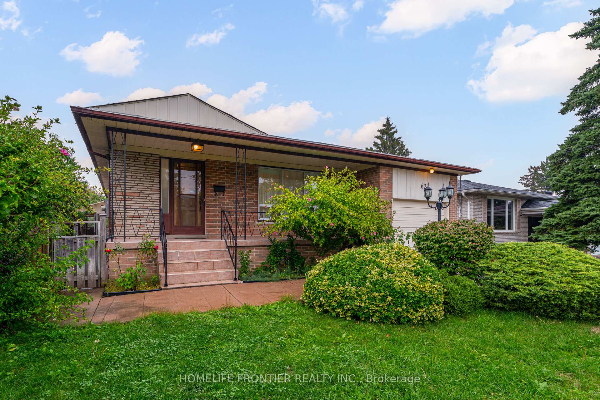 Front of Unit Lower B, 62 Clark Avenue