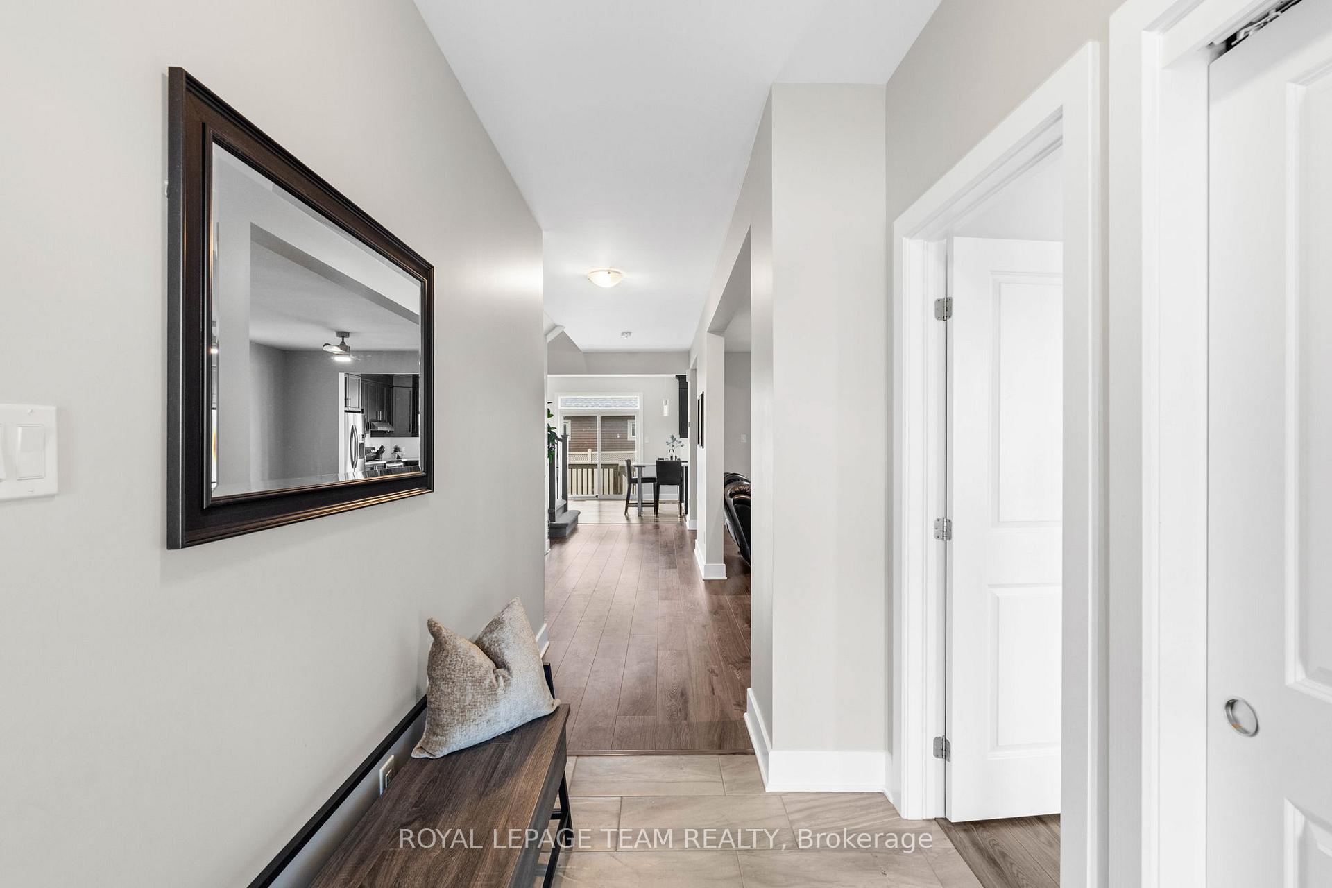 Photo 4 of 322 Haliburton Heights, Ottawa, Kanata - Emerald Meadows/Trailwest — HOMEH
